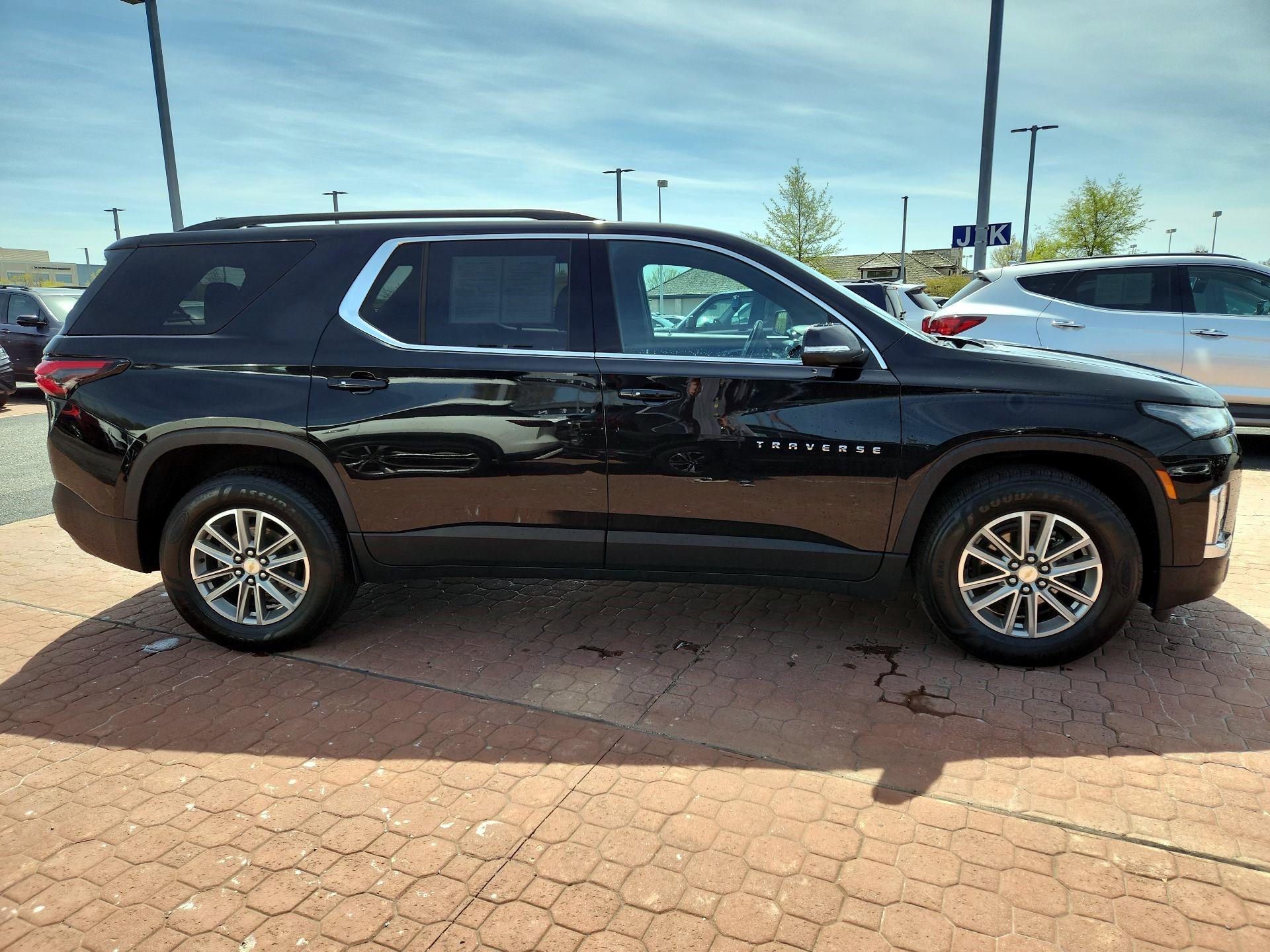 Thumbnail: 2023 Chevrolet Traverse - 4