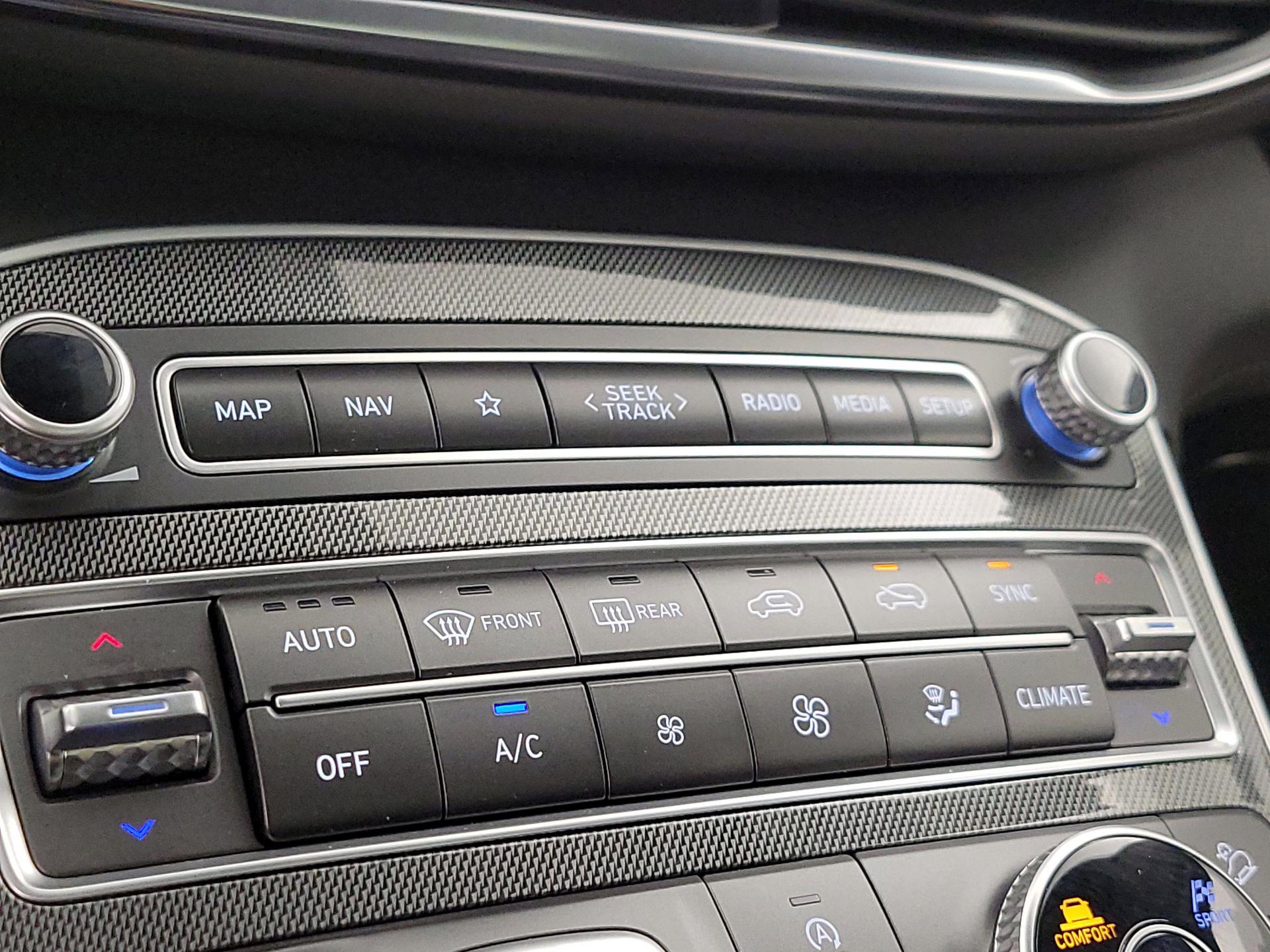 Thumbnail: 2023 Hyundai Santa Fe - 17