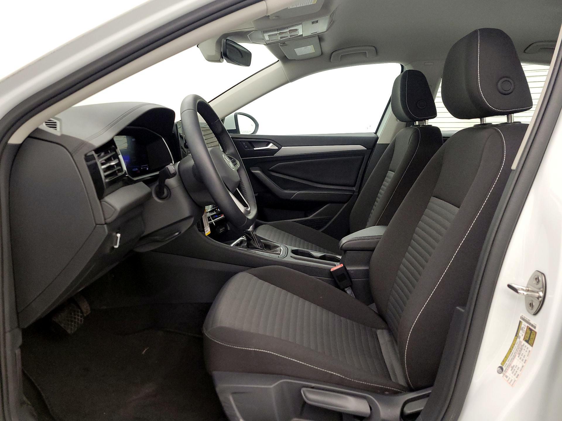 Thumbnail: 2025 Volkswagen Jetta - 11