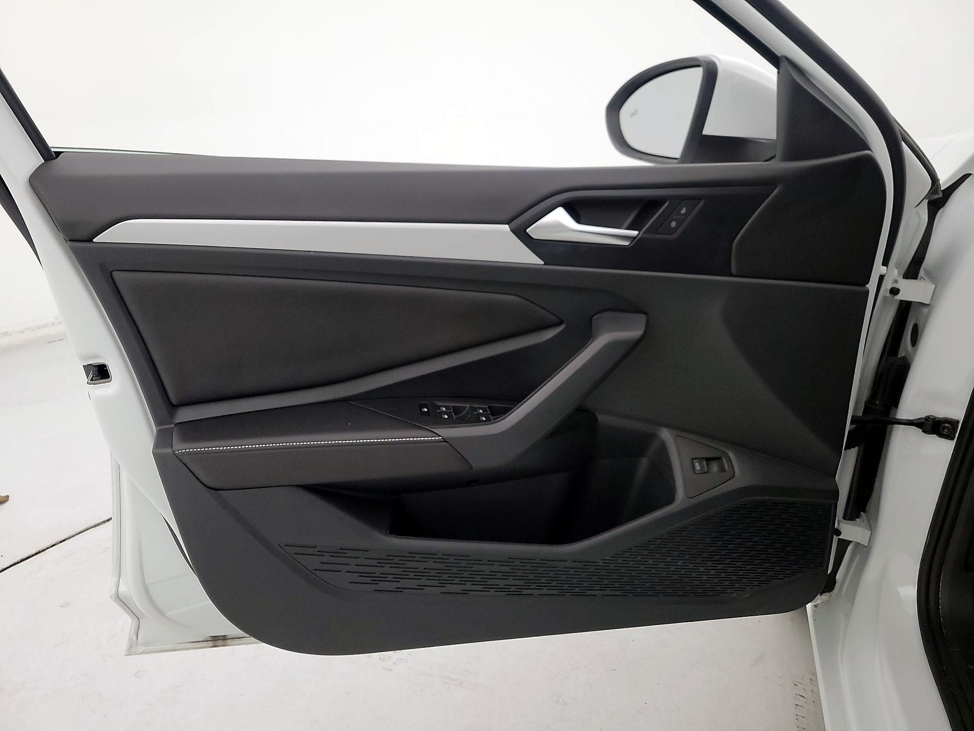 Thumbnail: 2025 Volkswagen Jetta - 12