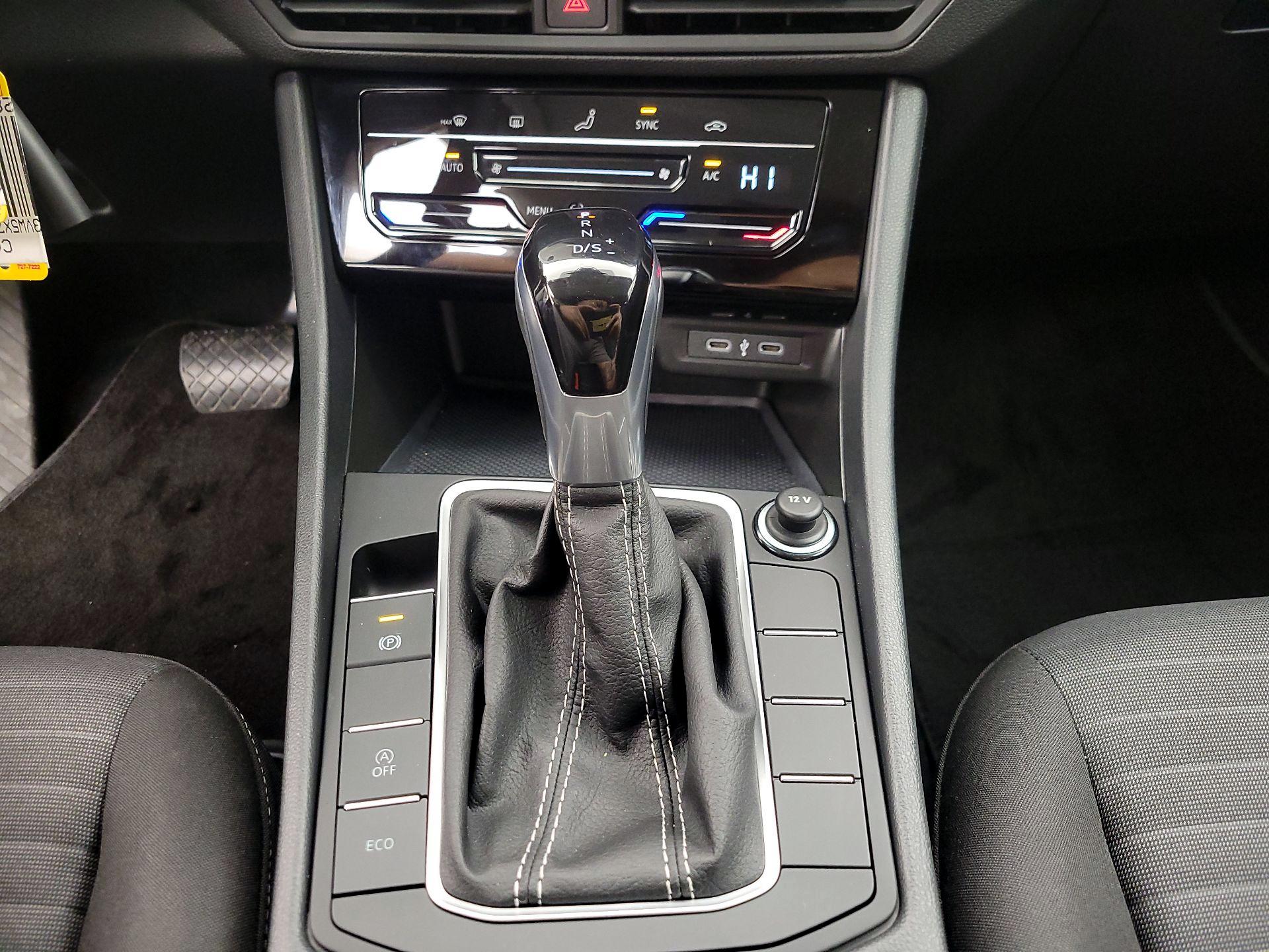 Thumbnail: 2025 Volkswagen Jetta - 17