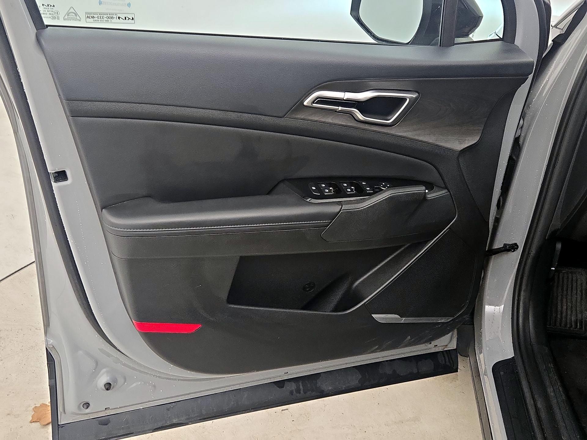 Thumbnail: 2023 Kia Sportage - 12