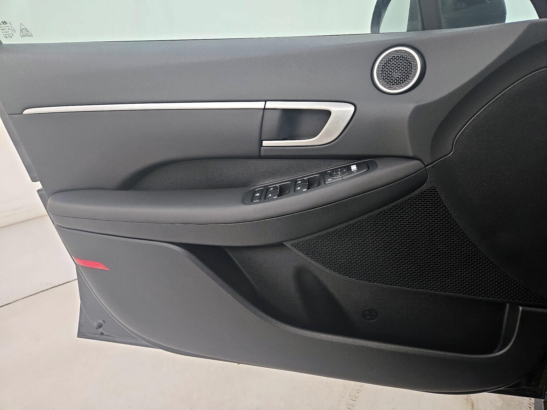 Thumbnail: 2023 Hyundai Sonata - 12