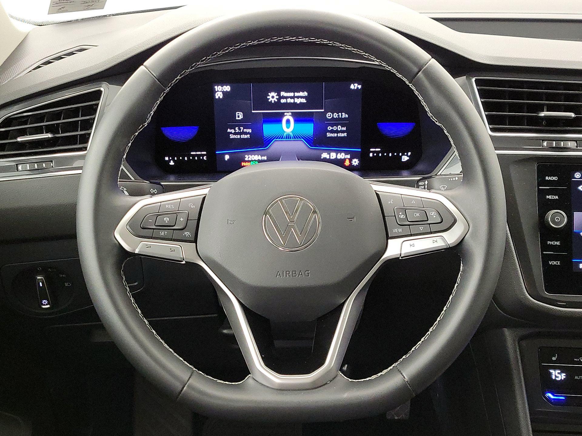 Thumbnail: 2023 Volkswagen Tiguan - 10