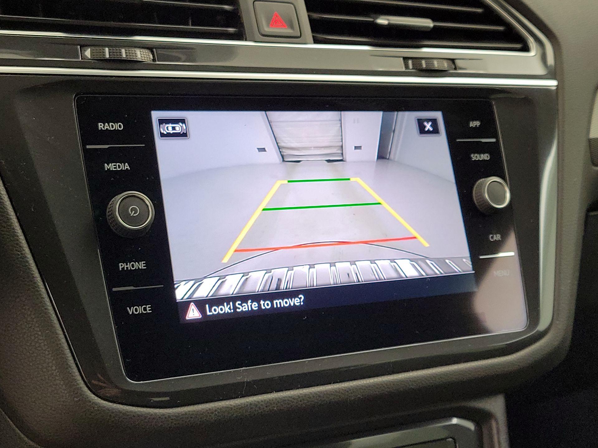 Thumbnail: 2023 Volkswagen Tiguan - 14