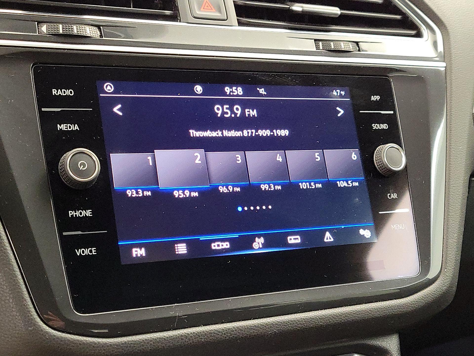 Thumbnail: 2023 Volkswagen Tiguan - 15