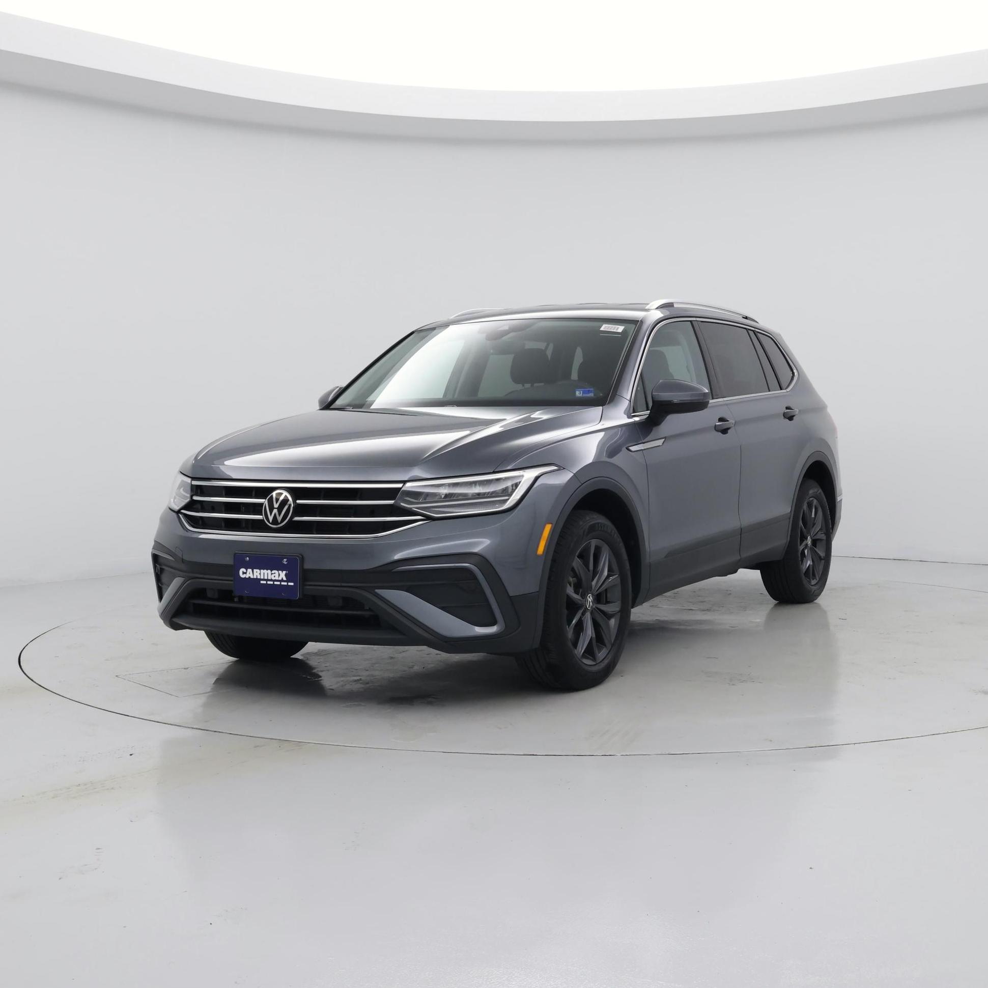 Thumbnail: 2023 Volkswagen Tiguan - 4