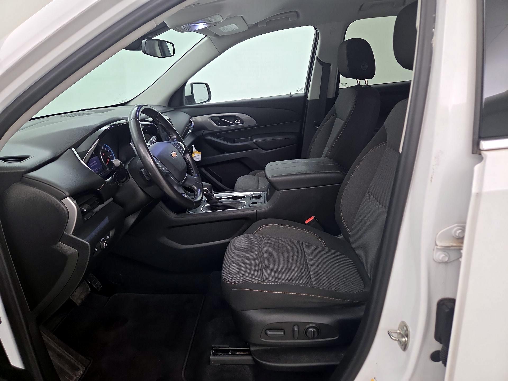 Thumbnail: 2021 Chevrolet Traverse - 11