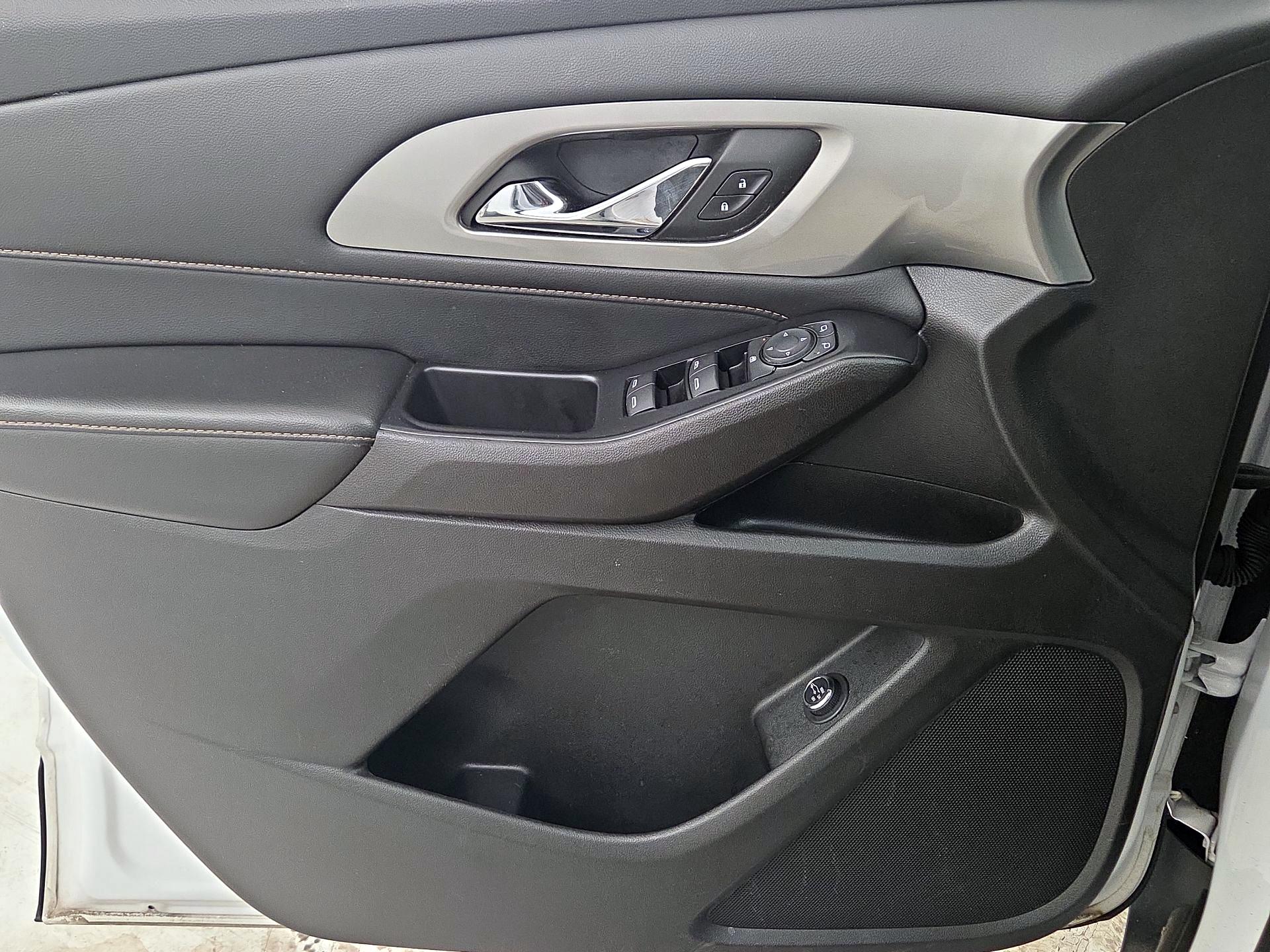 Thumbnail: 2021 Chevrolet Traverse - 12