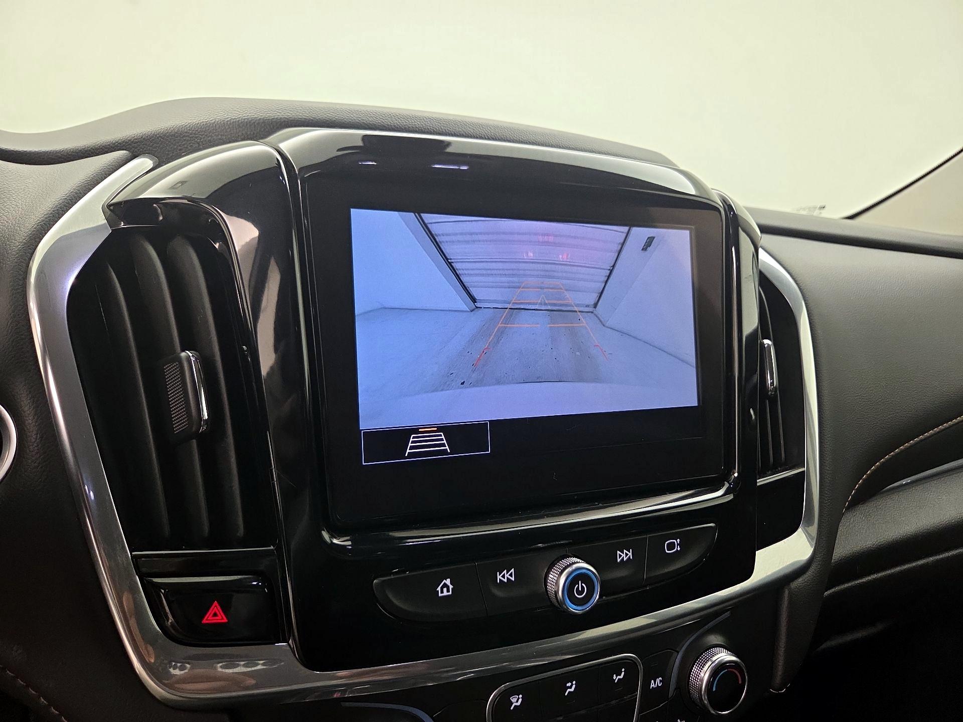 Thumbnail: 2021 Chevrolet Traverse - 14