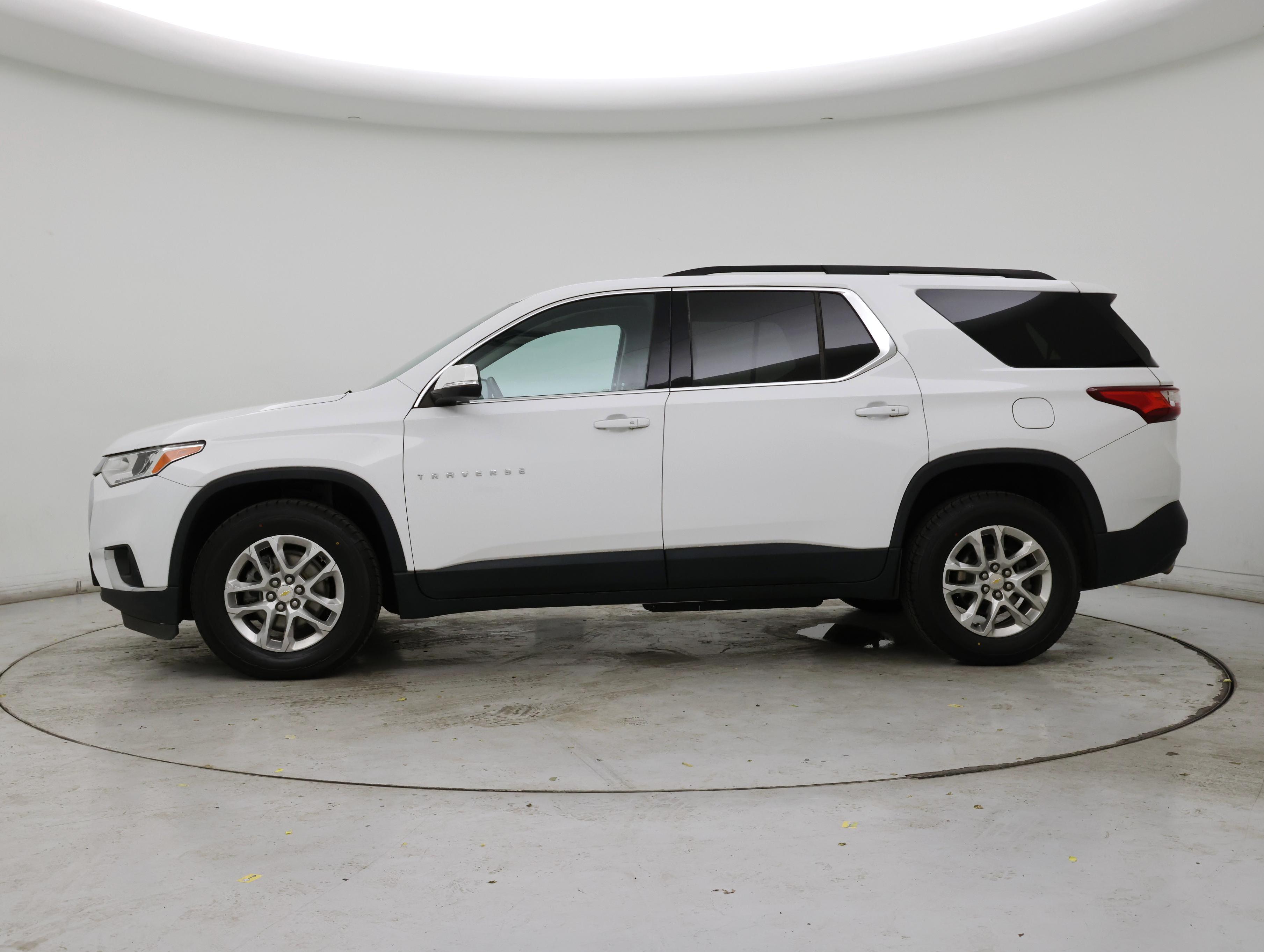 Thumbnail: 2021 Chevrolet Traverse - 3