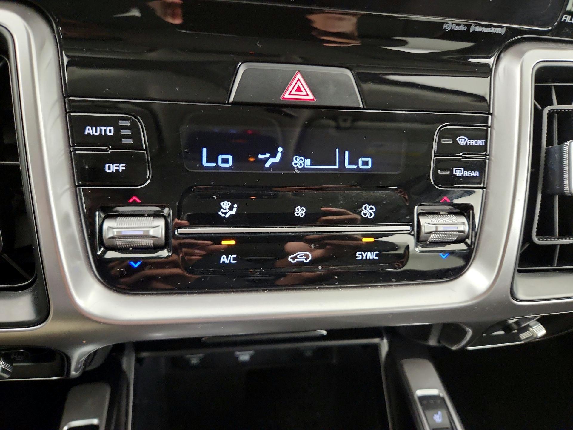 Thumbnail: 2023 Kia Sorento - 17