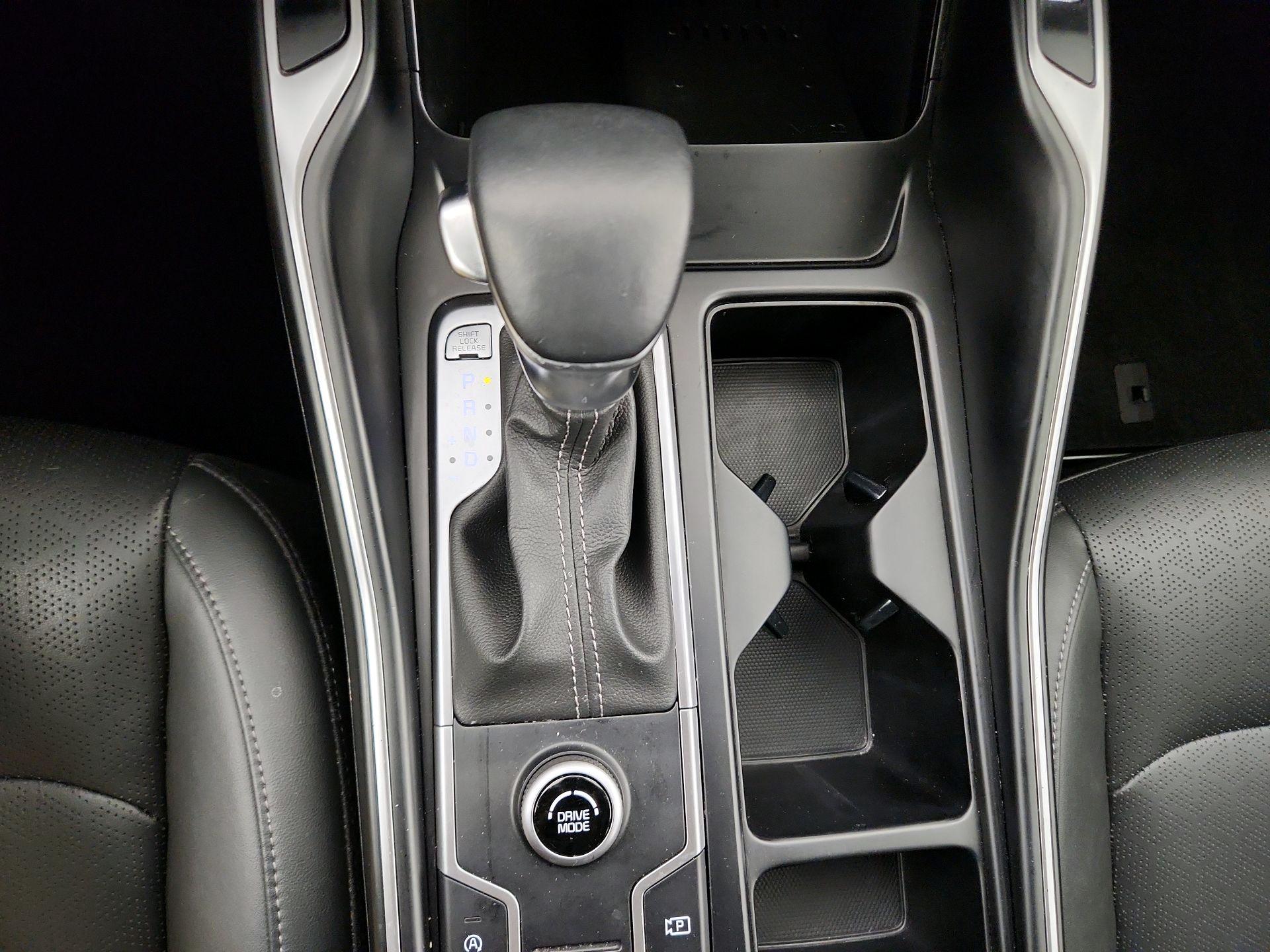 Thumbnail: 2023 Kia Sorento - 18