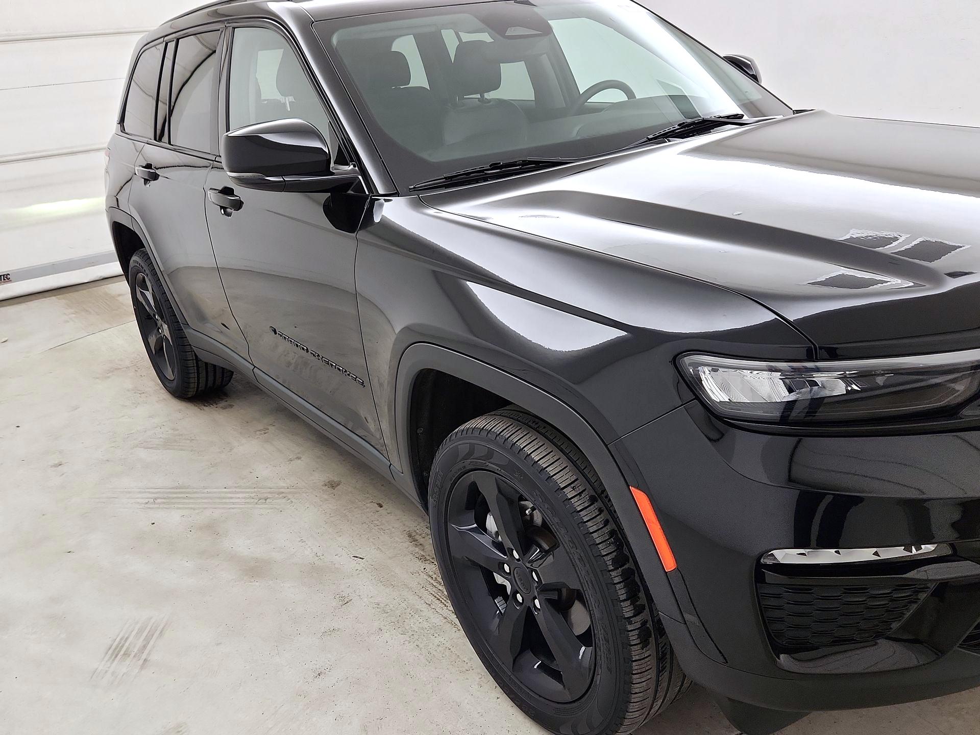 Thumbnail: 2023 Jeep Grand Cherokee - 1