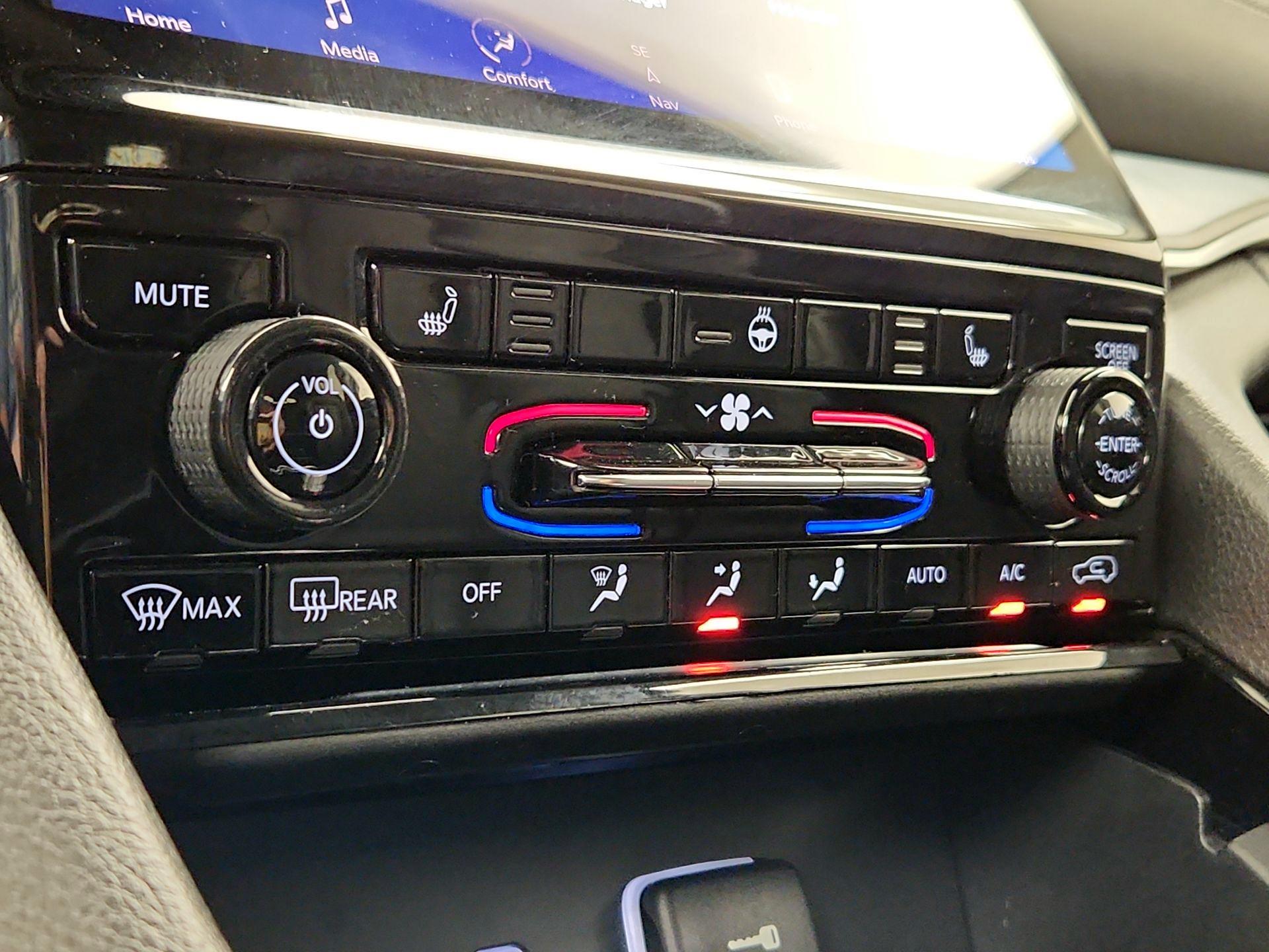 Thumbnail: 2023 Jeep Grand Cherokee - 15