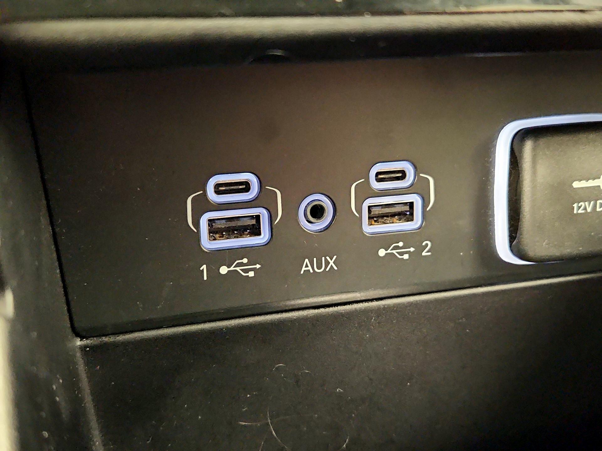 Thumbnail: 2023 Jeep Grand Cherokee - 17