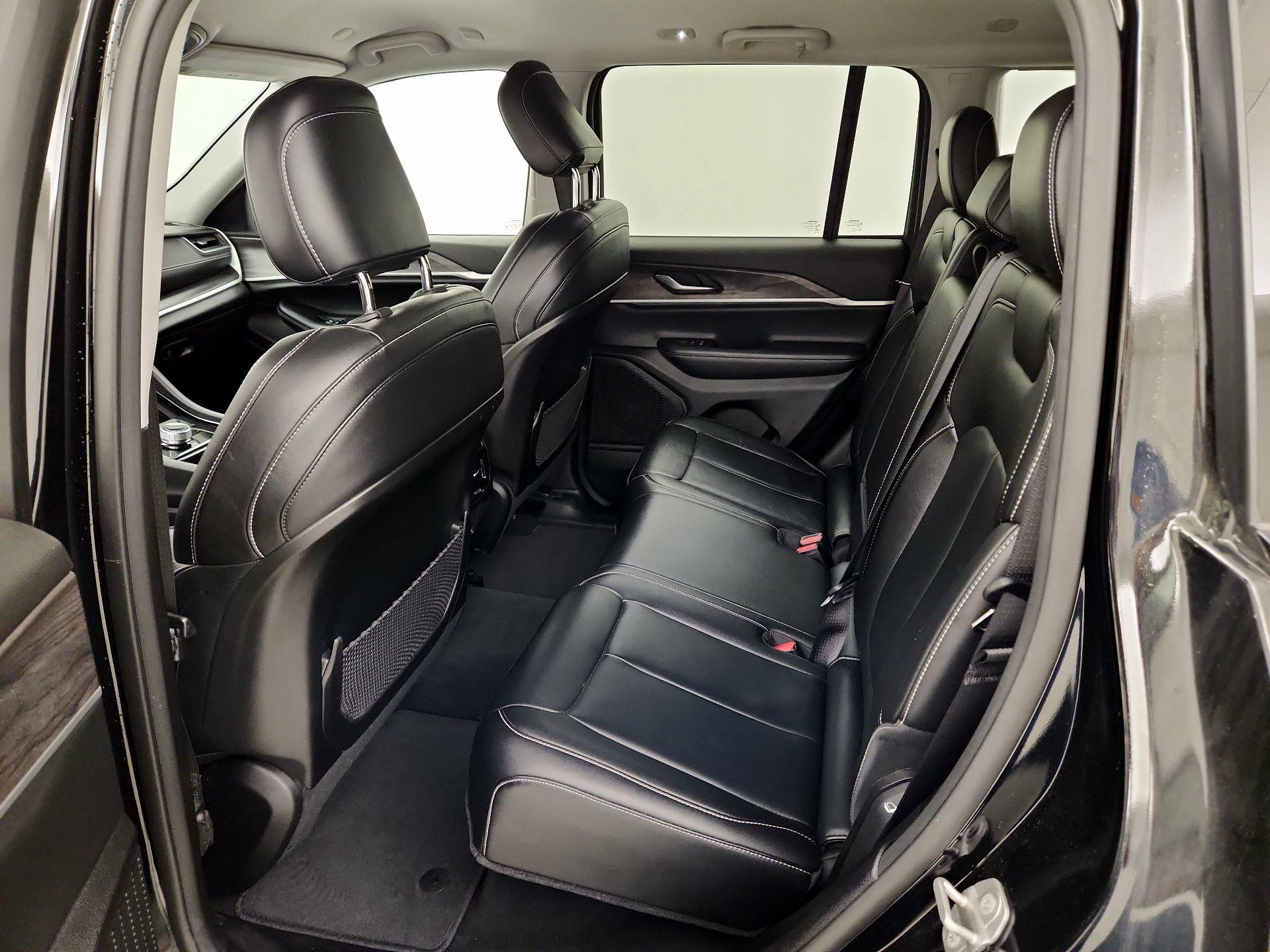 Thumbnail: 2023 Jeep Grand Cherokee - 18