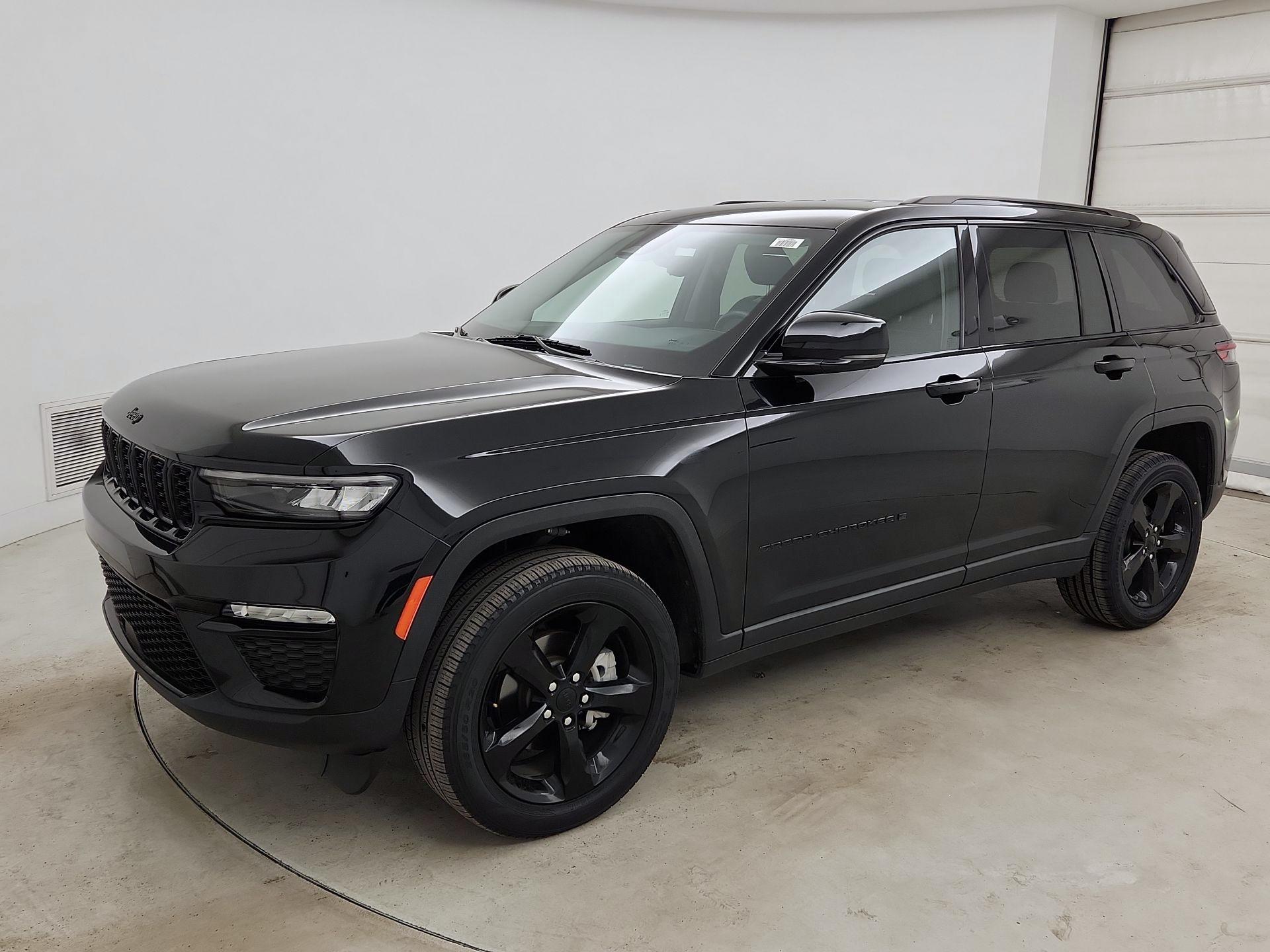 Thumbnail: 2023 Jeep Grand Cherokee - 3