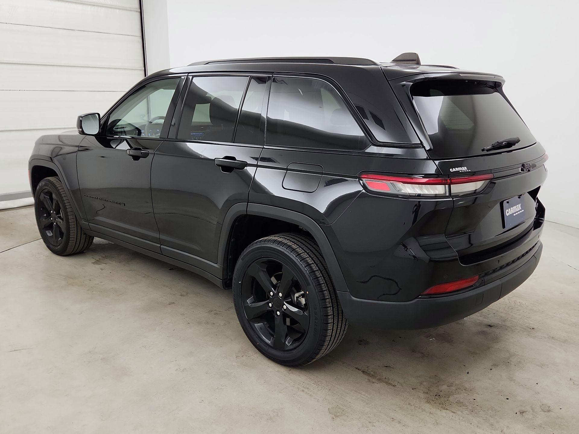 Thumbnail: 2023 Jeep Grand Cherokee - 7