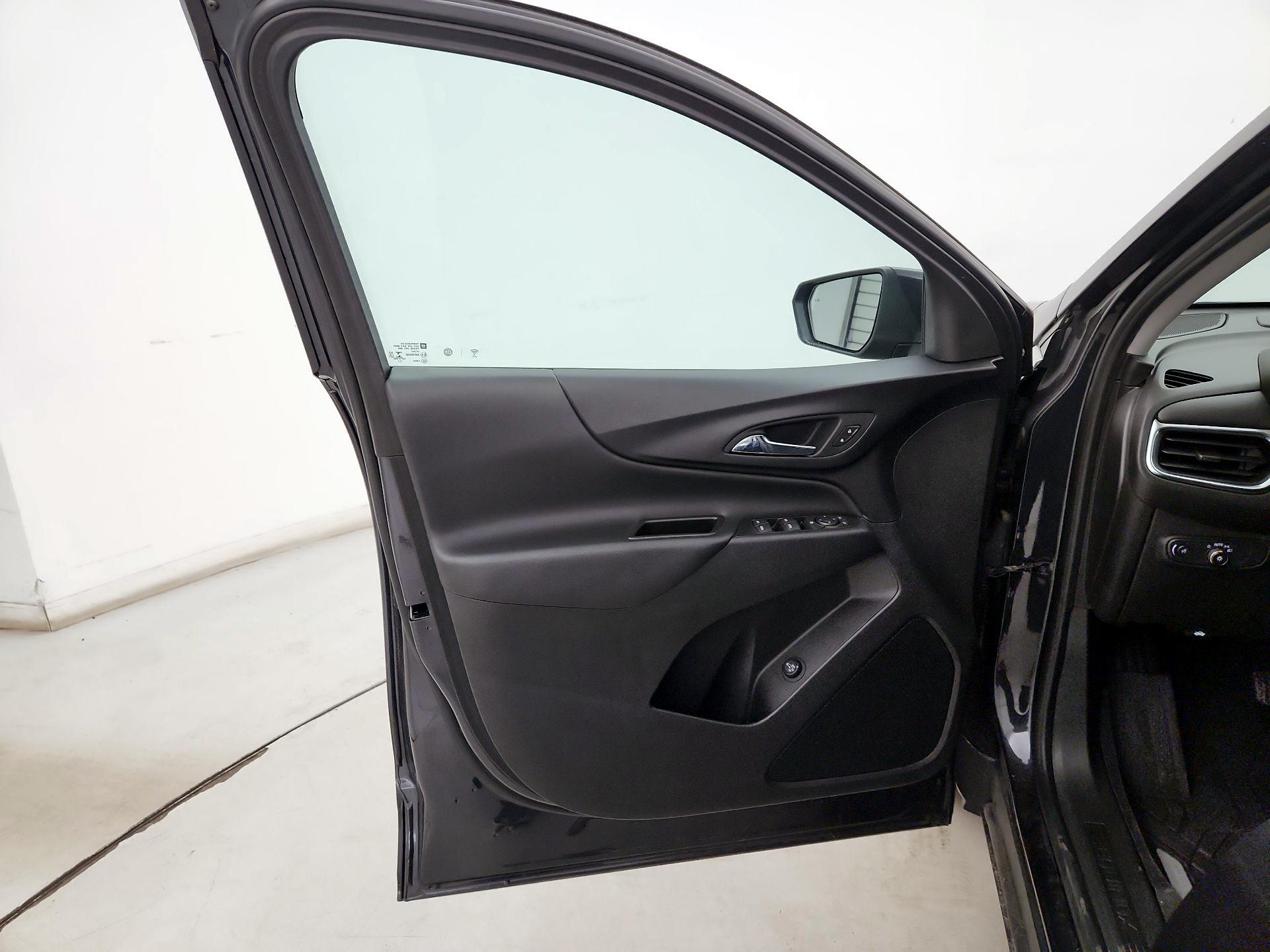 Thumbnail: 2022 Chevrolet Equinox - 12