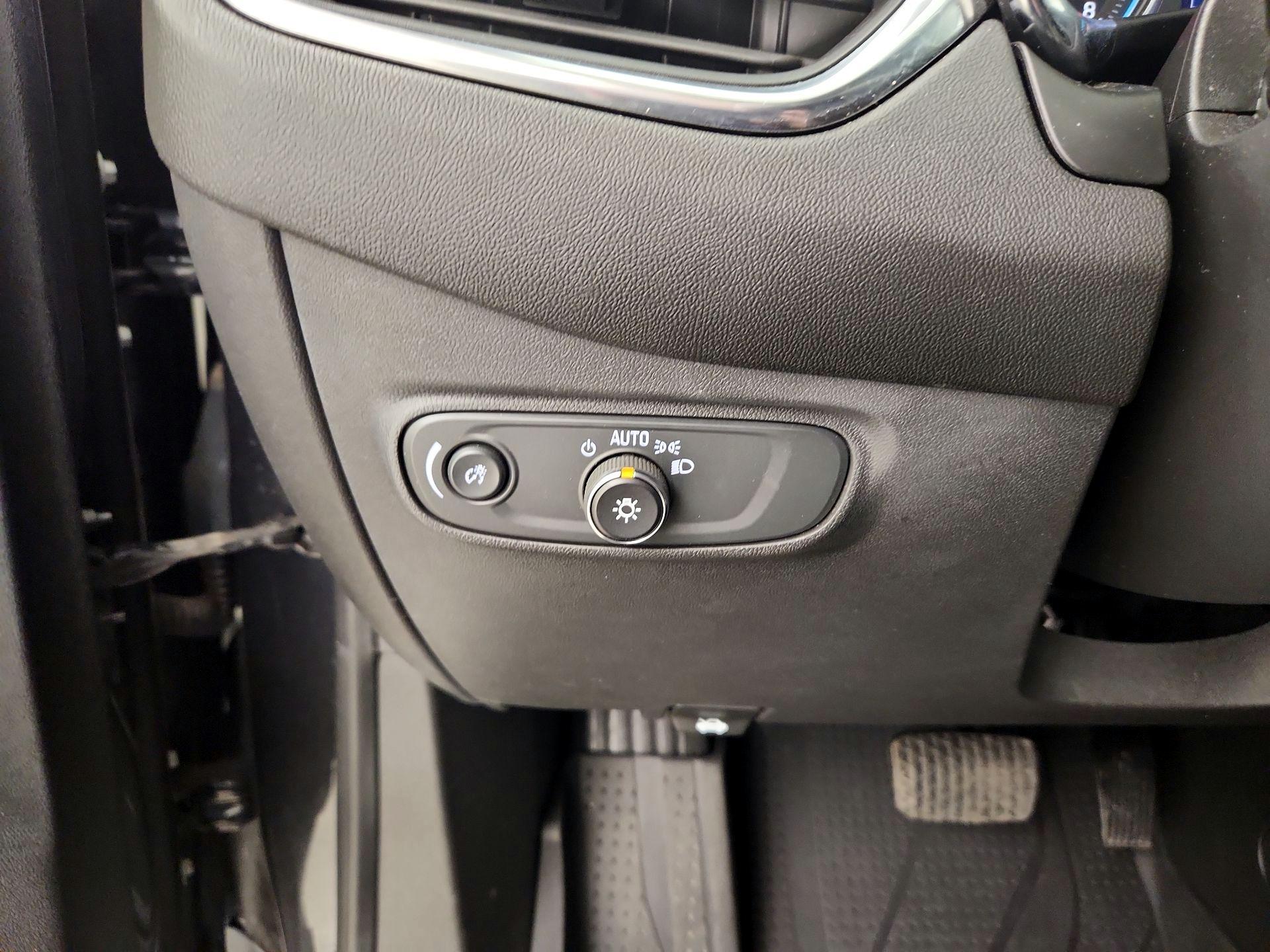 Thumbnail: 2022 Chevrolet Equinox - 13