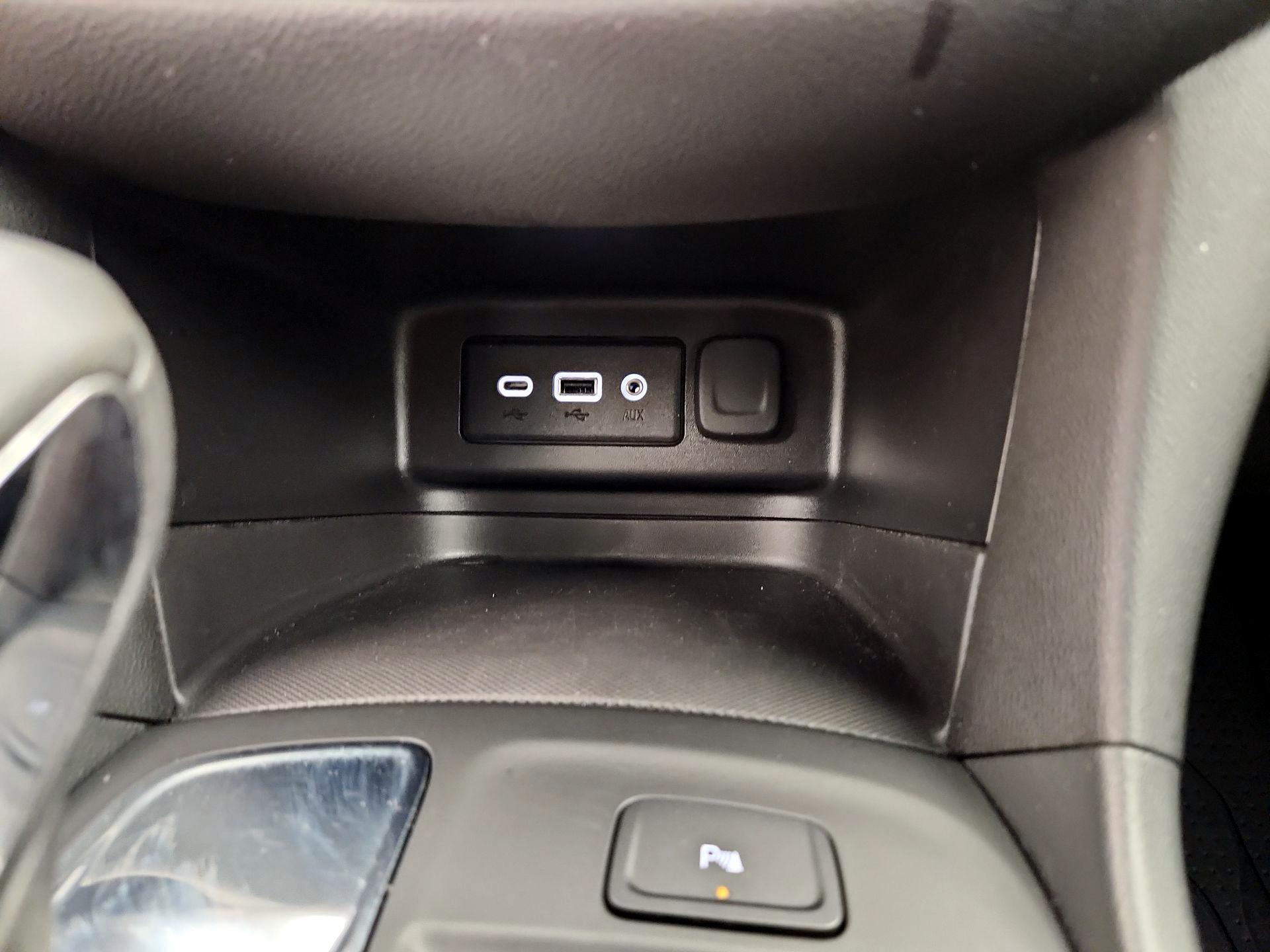 Thumbnail: 2022 Chevrolet Equinox - 18