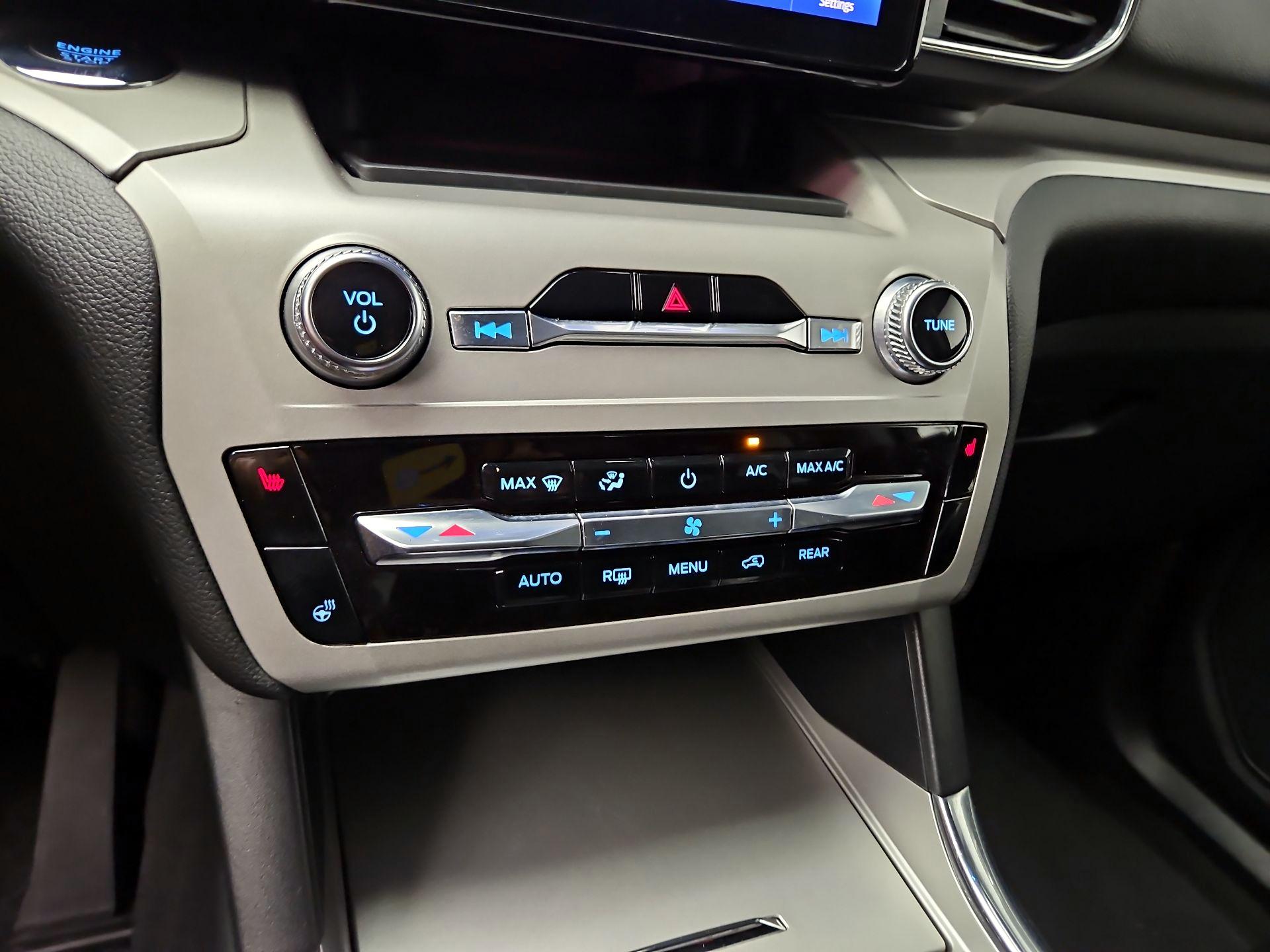 Thumbnail: 2022 Ford Explorer - 17