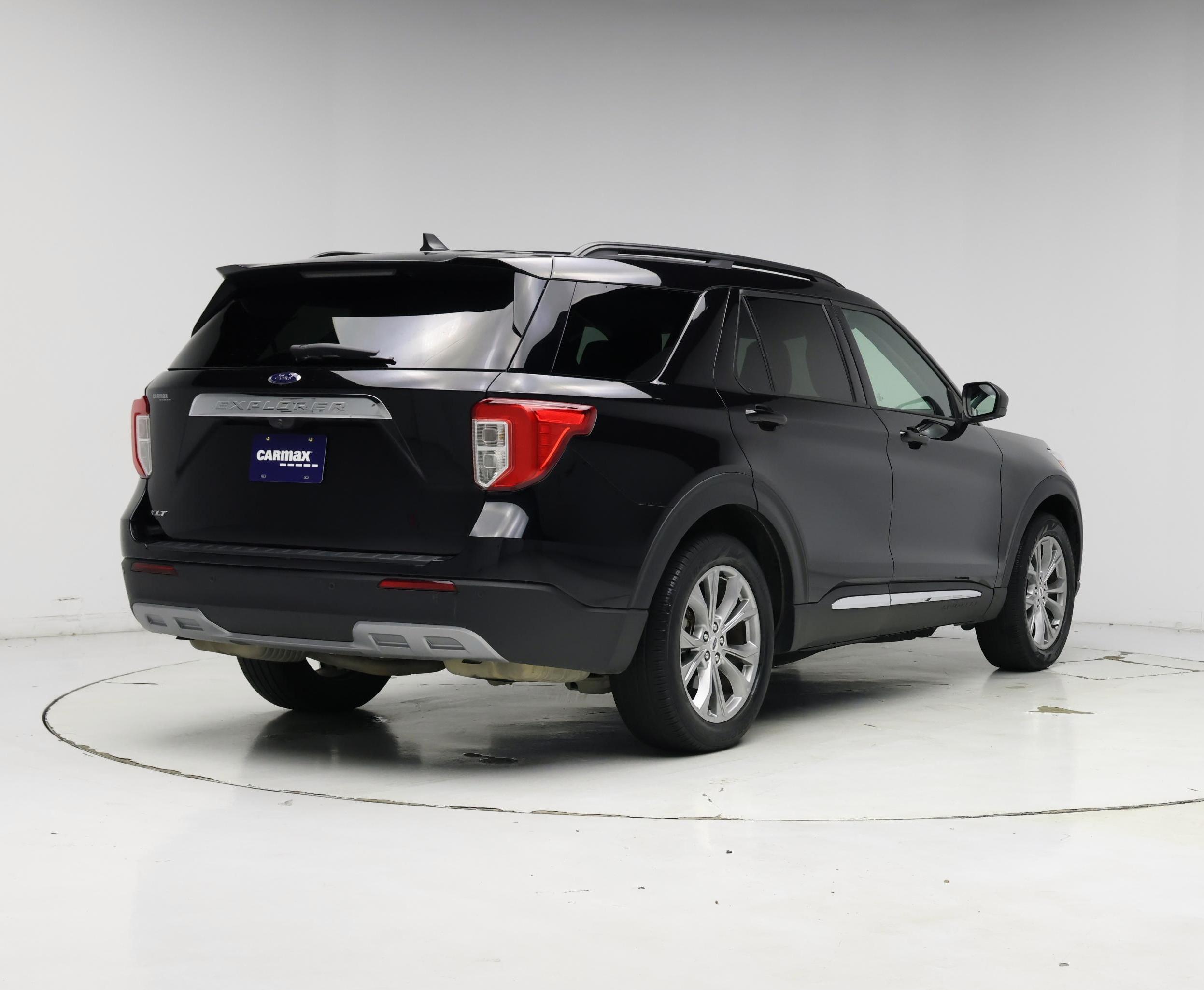 Thumbnail: 2022 Ford Explorer - 8