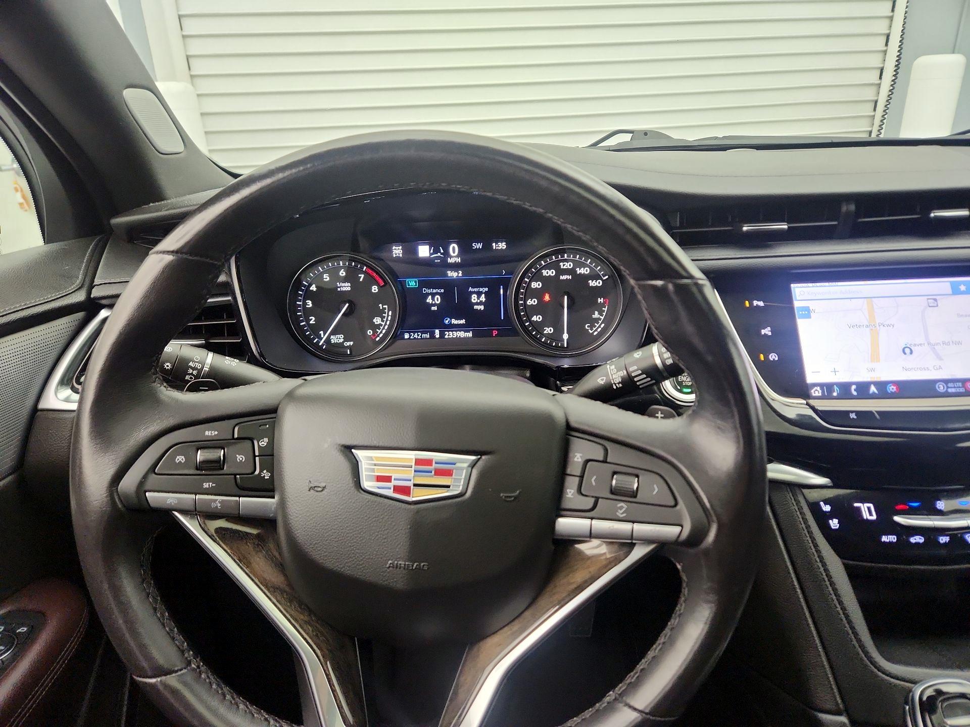 Thumbnail: 2022 Cadillac XT6 - 10