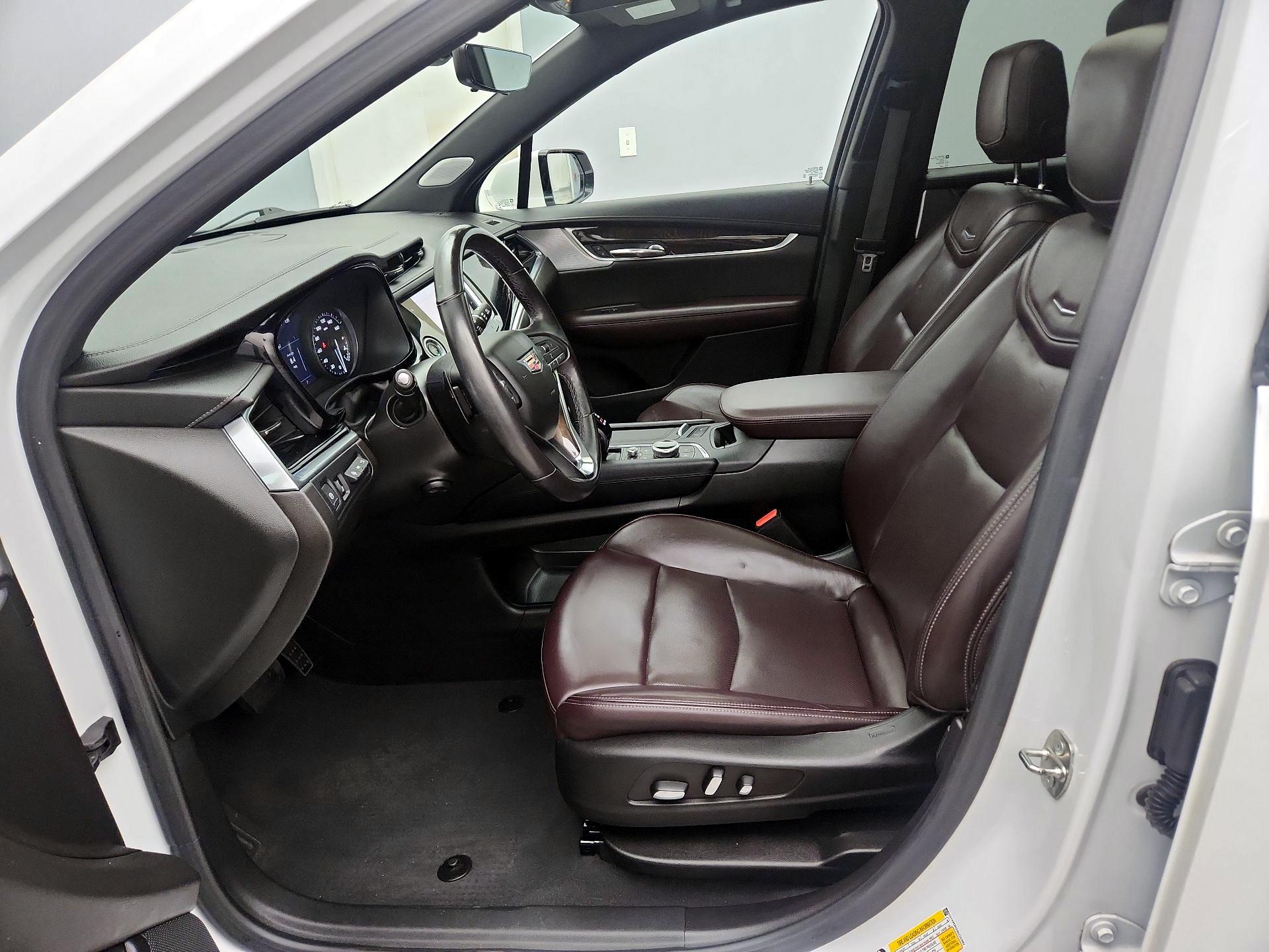 Thumbnail: 2022 Cadillac XT6 - 11