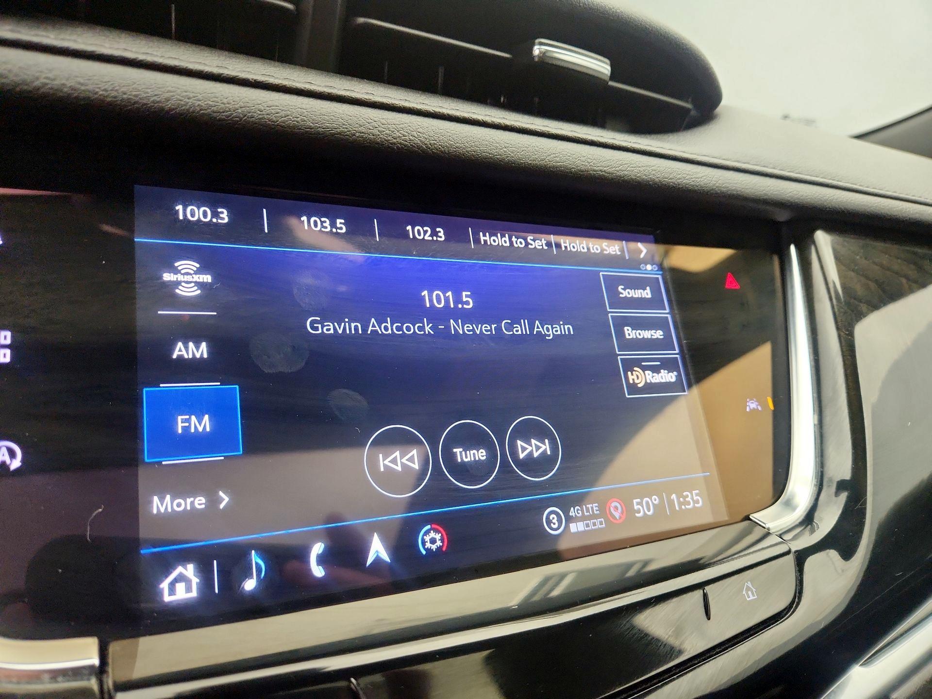 Thumbnail: 2022 Cadillac XT6 - 16