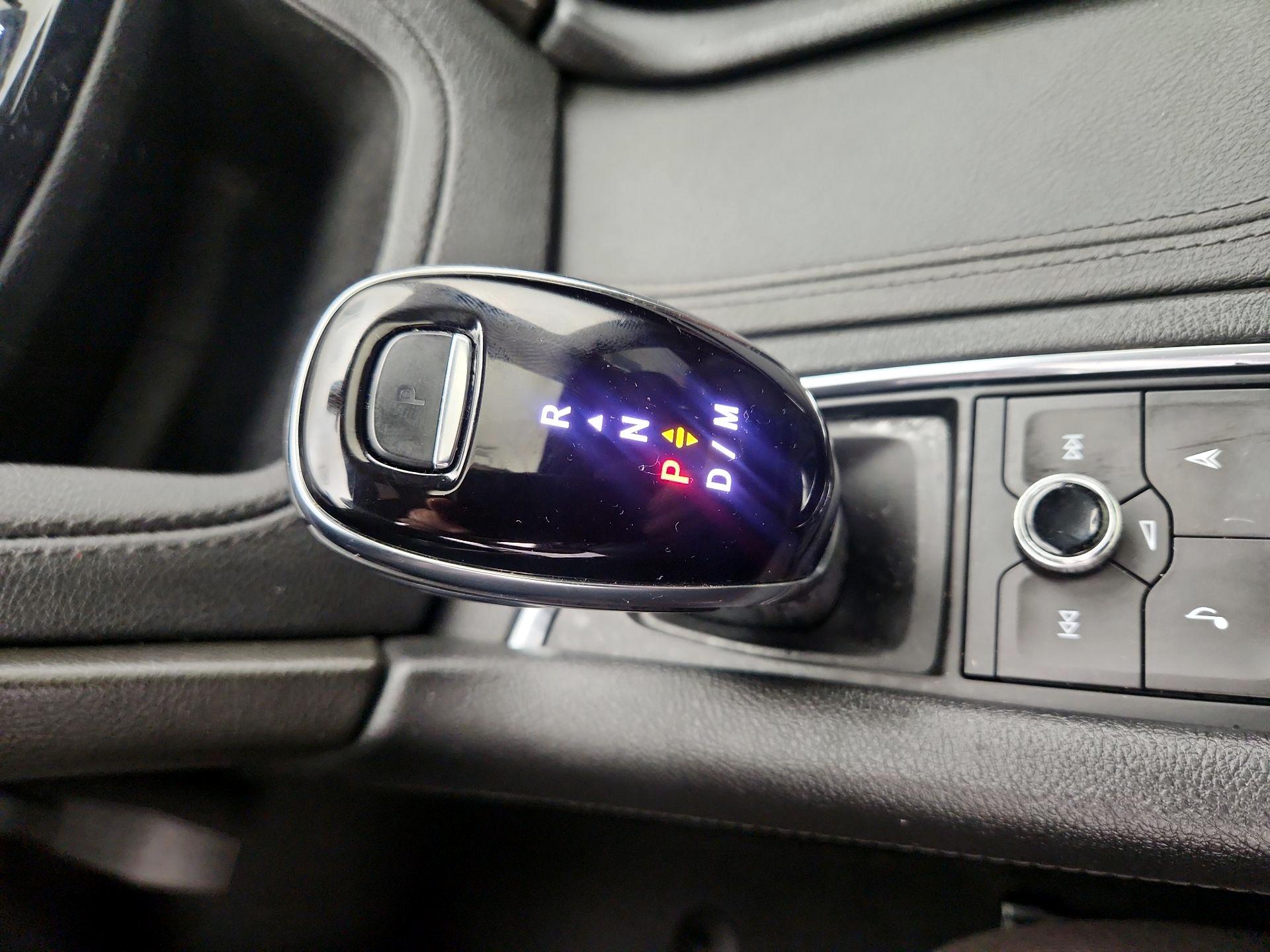 Thumbnail: 2022 Cadillac XT6 - 18