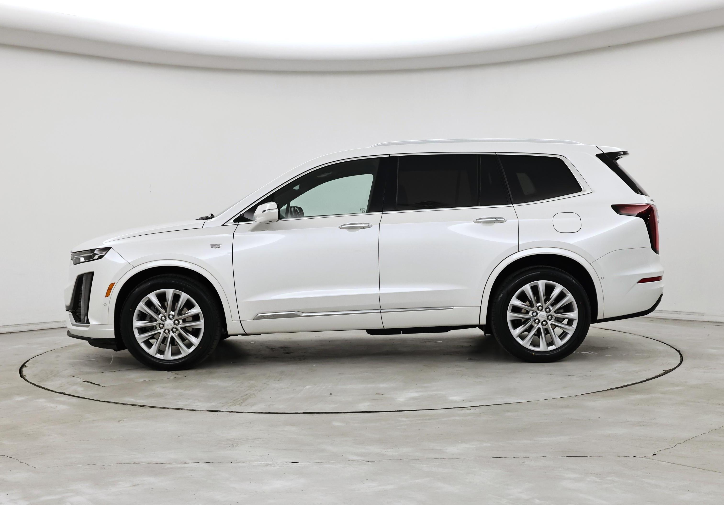 Thumbnail: 2022 Cadillac XT6 - 3