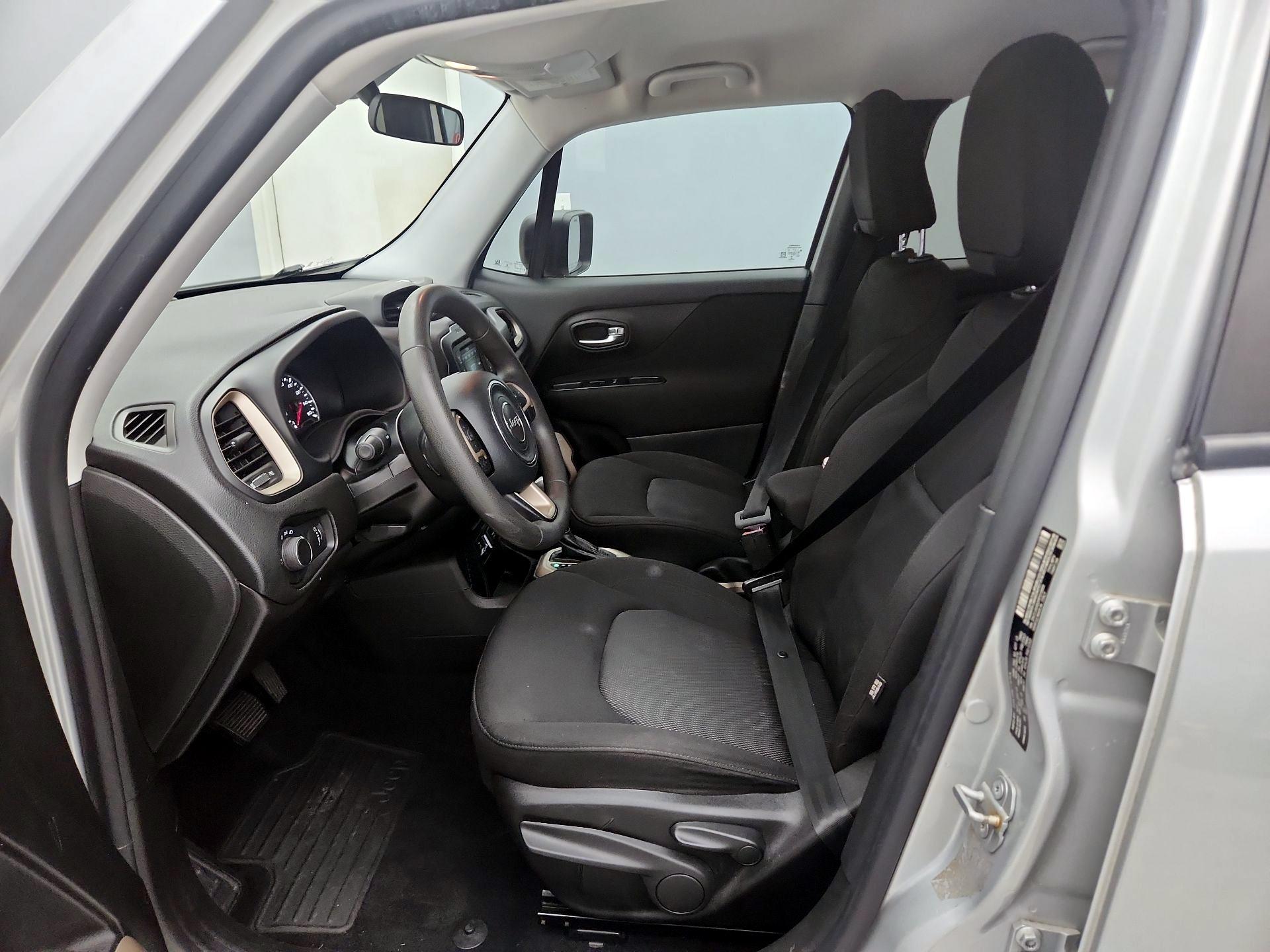 Thumbnail: 2017 Jeep Renegade - 11