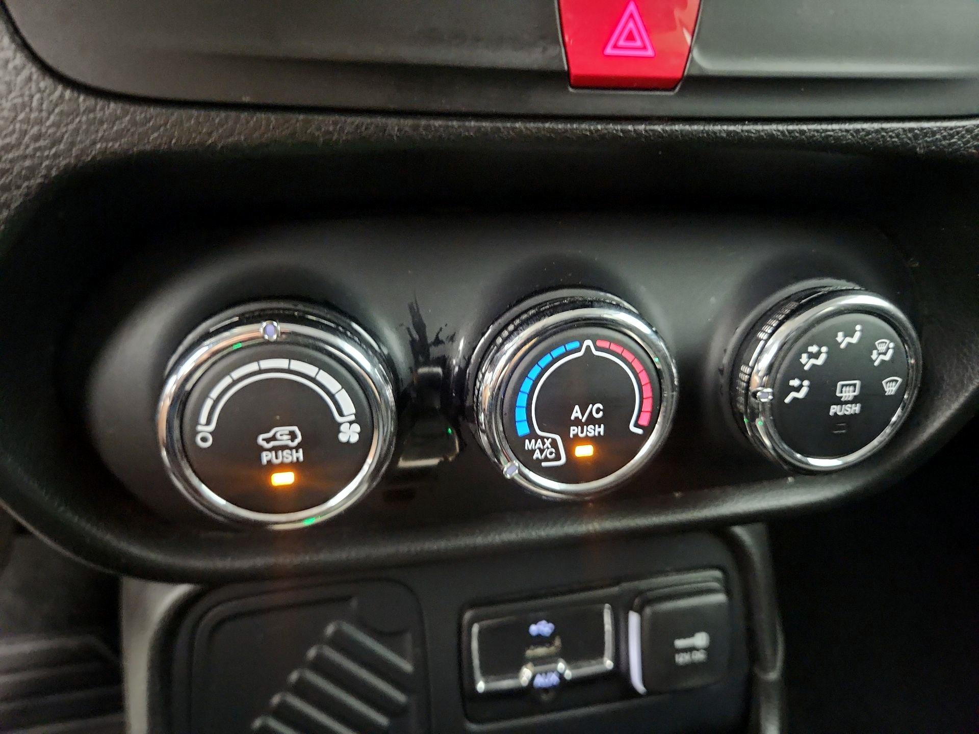 Thumbnail: 2017 Jeep Renegade - 16