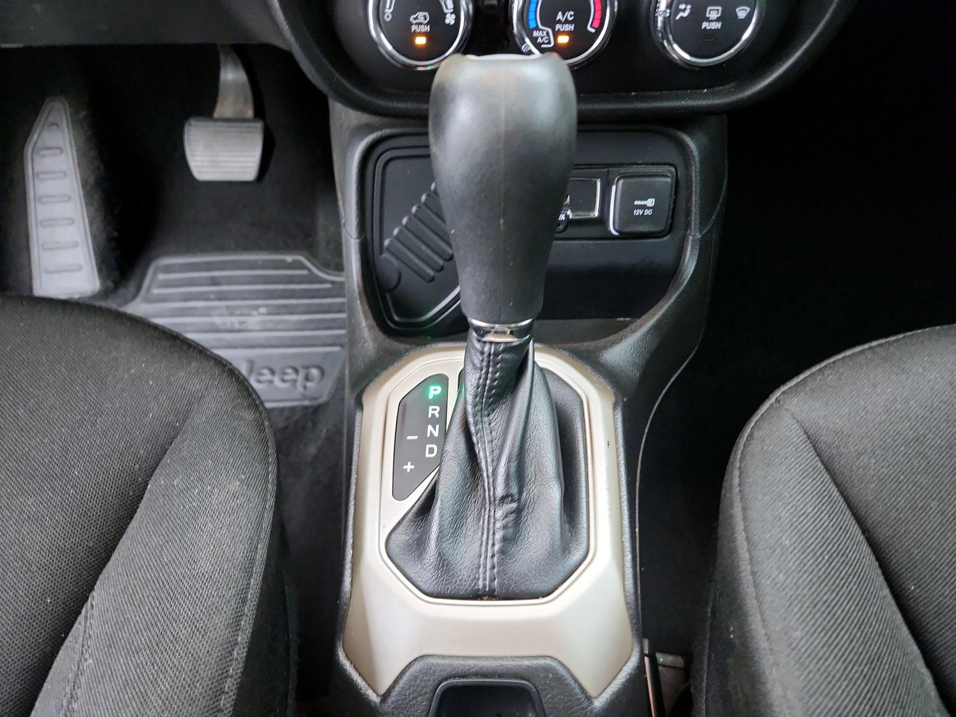 Thumbnail: 2017 Jeep Renegade - 17