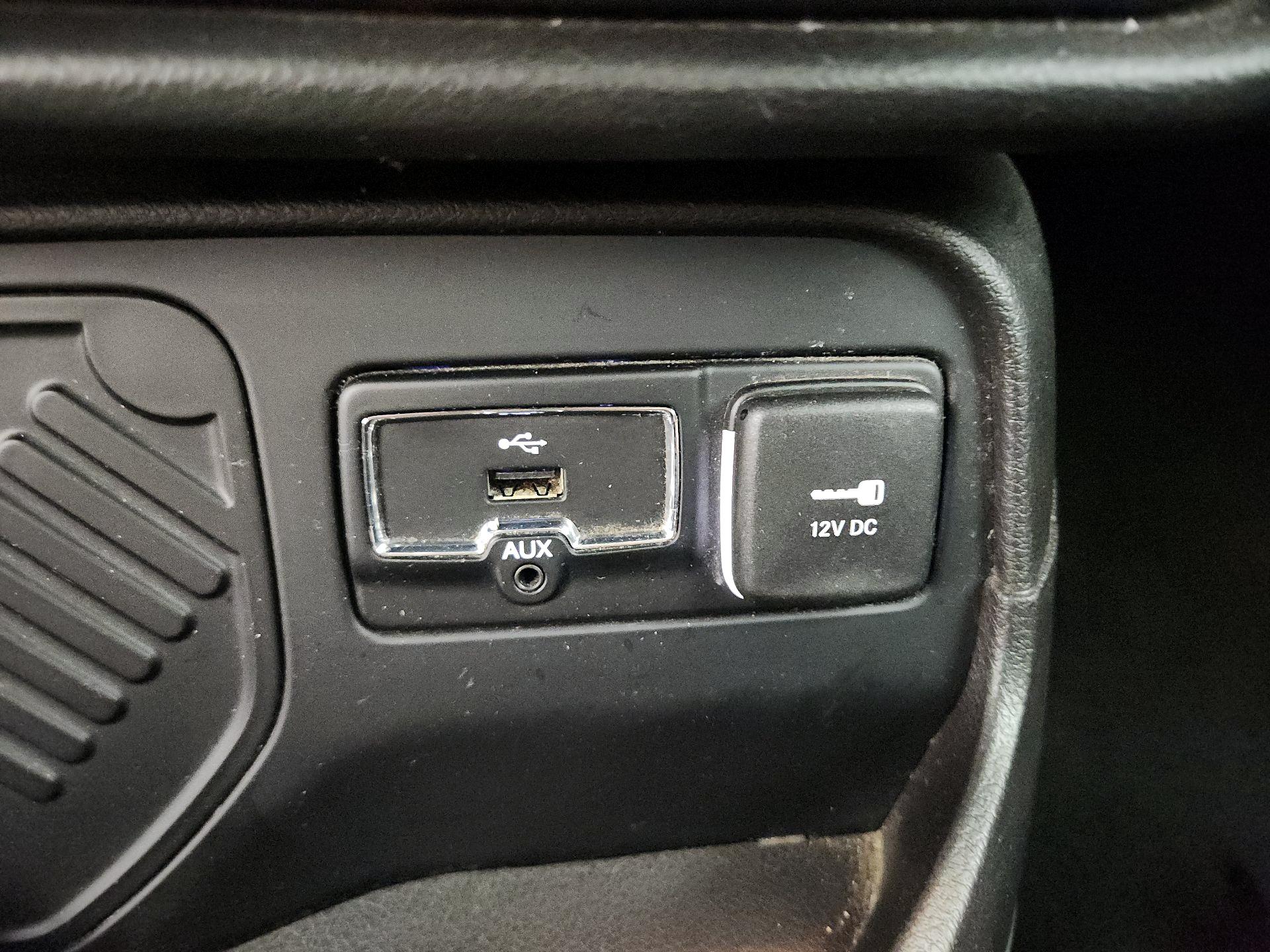 Thumbnail: 2017 Jeep Renegade - 18