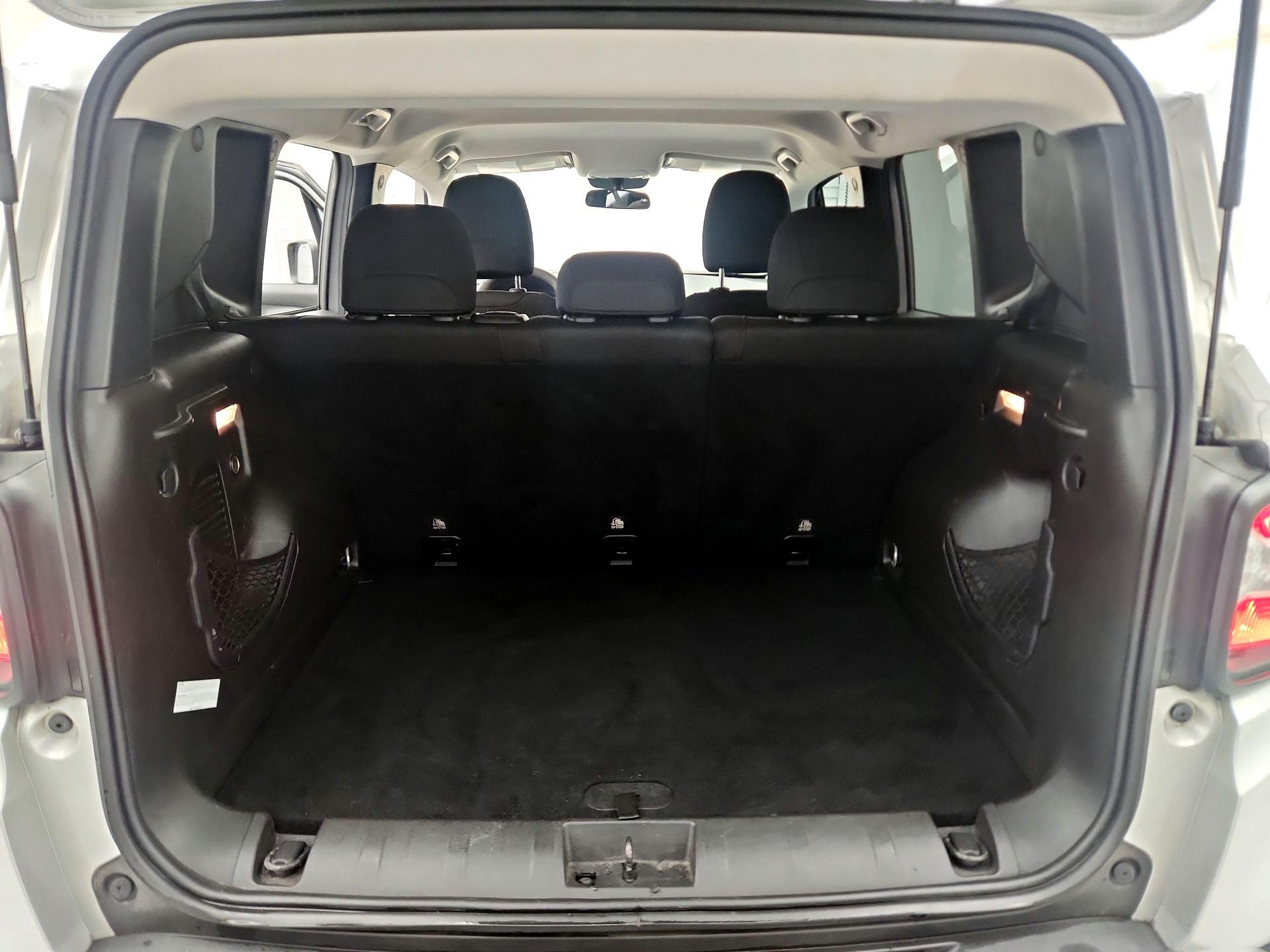 Thumbnail: 2017 Jeep Renegade - 20