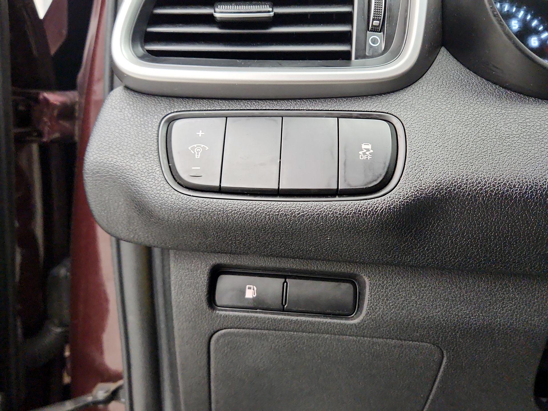 Thumbnail: 2017 Kia Sorento - 13