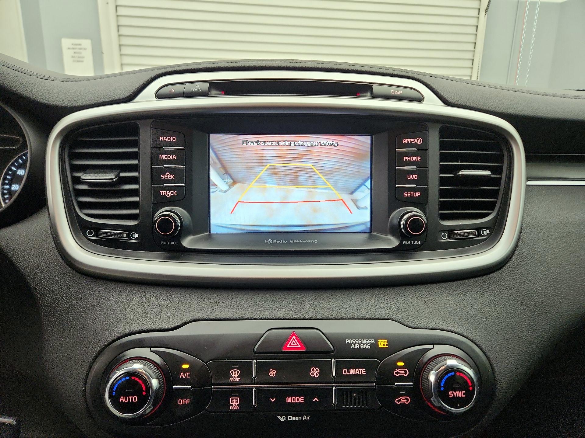 Thumbnail: 2017 Kia Sorento - 14