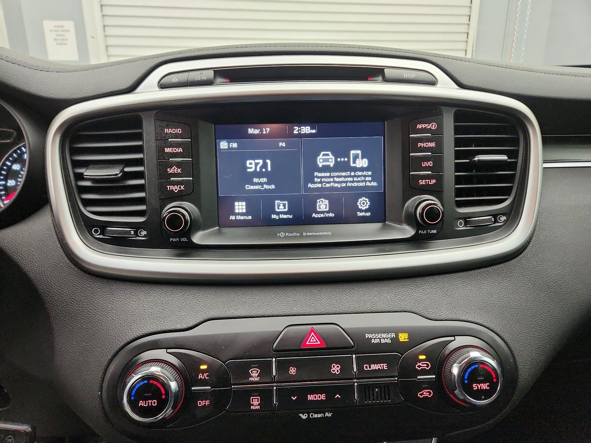 Thumbnail: 2017 Kia Sorento - 15