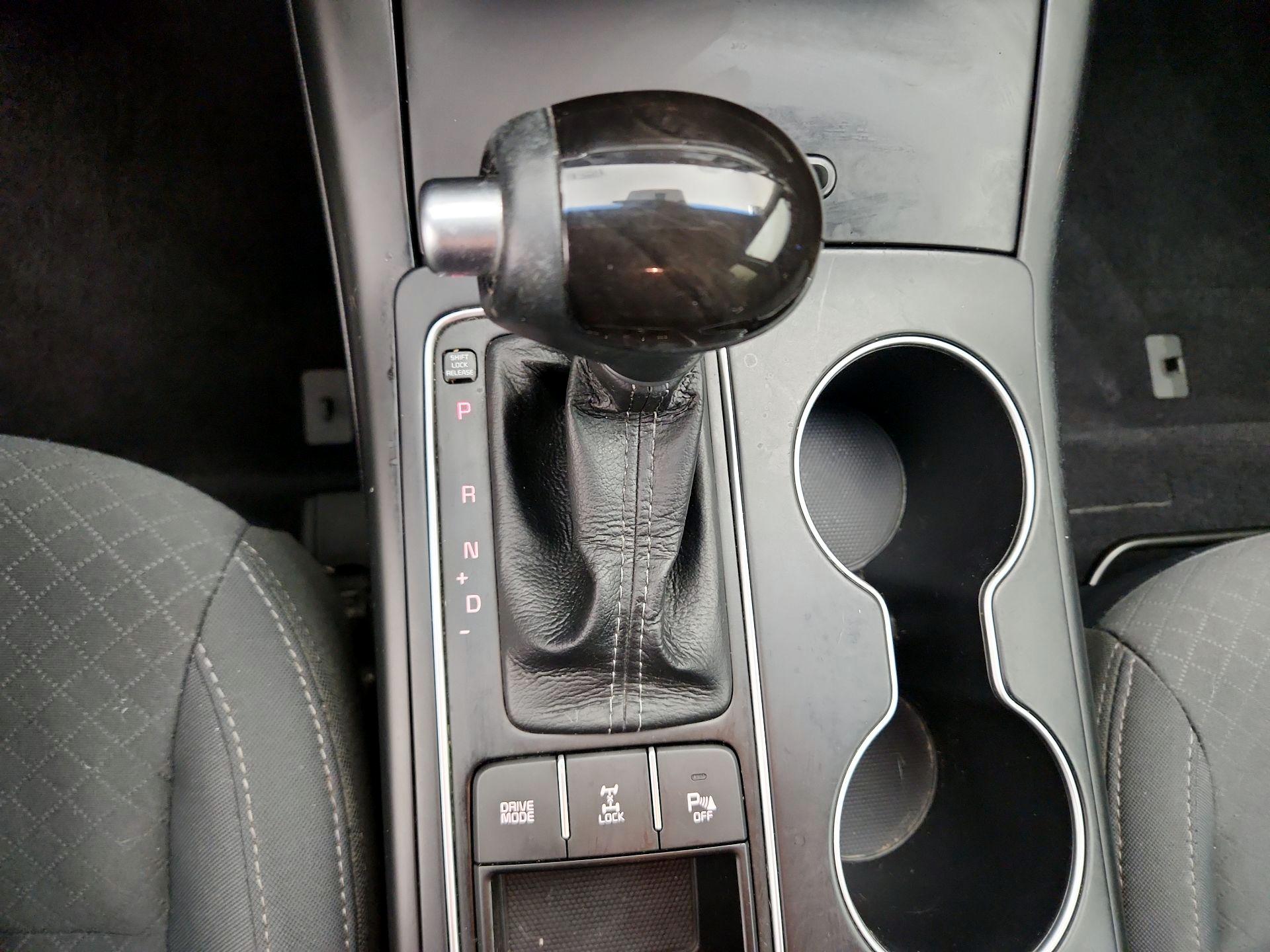 Thumbnail: 2017 Kia Sorento - 17