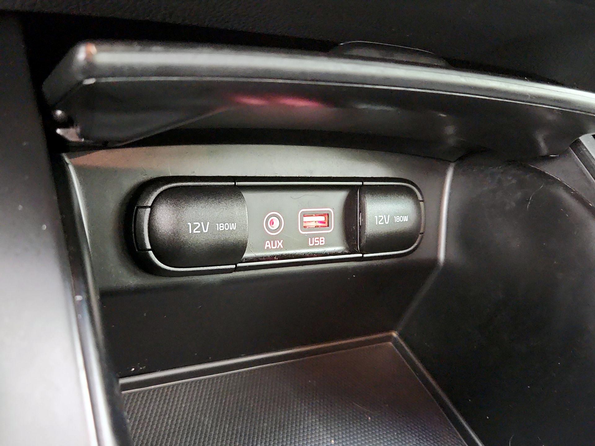 Thumbnail: 2017 Kia Sorento - 18