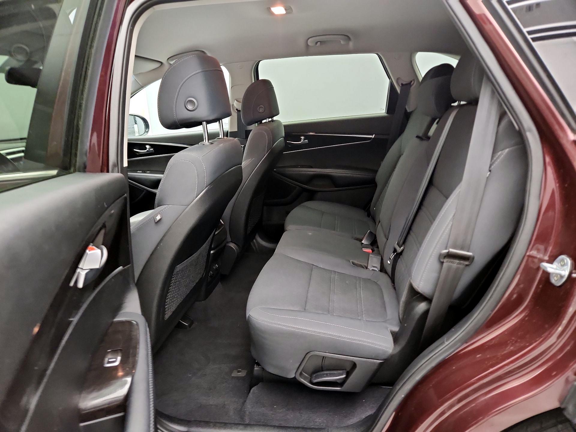 Thumbnail: 2017 Kia Sorento - 19