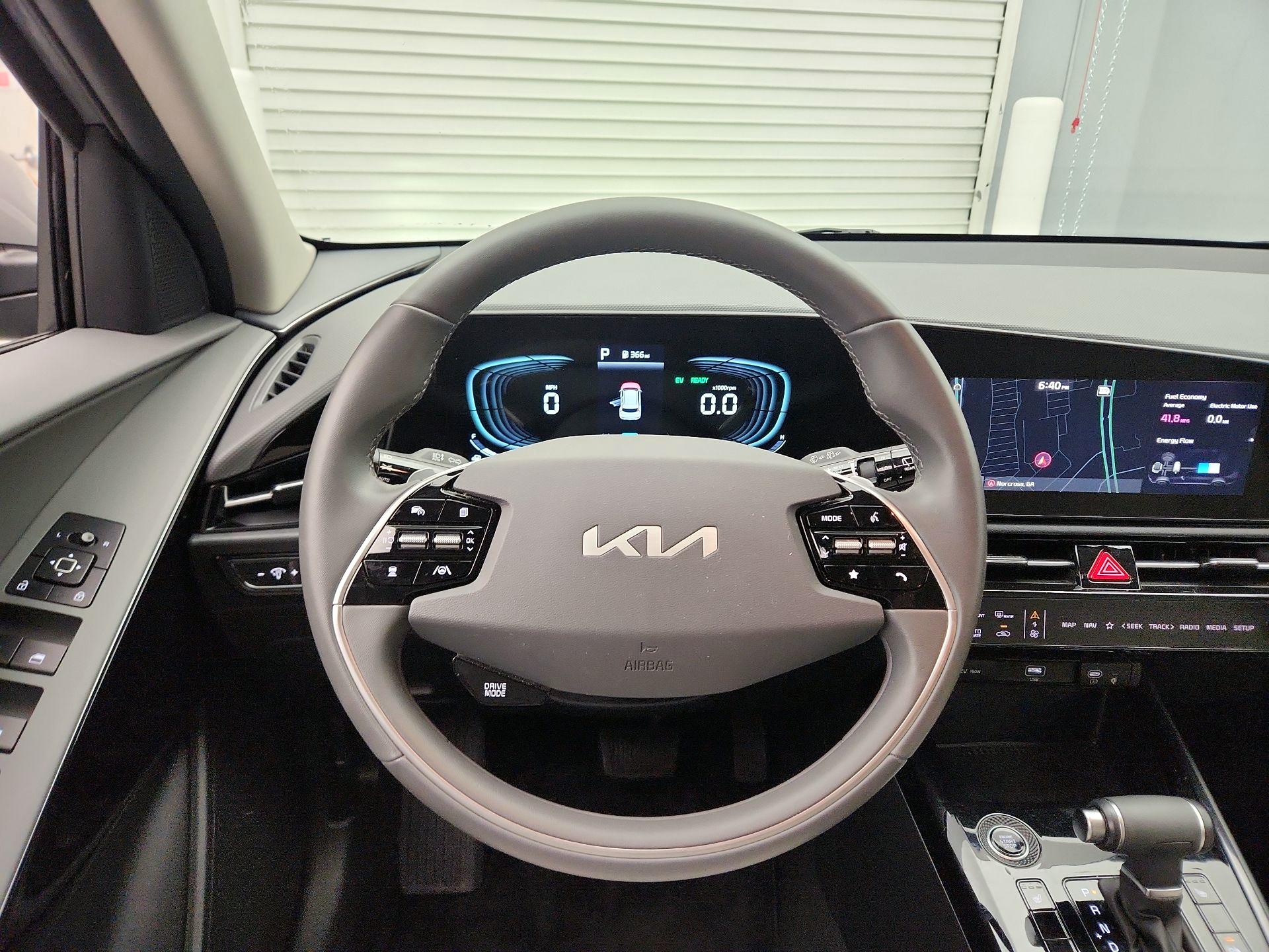 Thumbnail: 2024 Kia Niro - 10