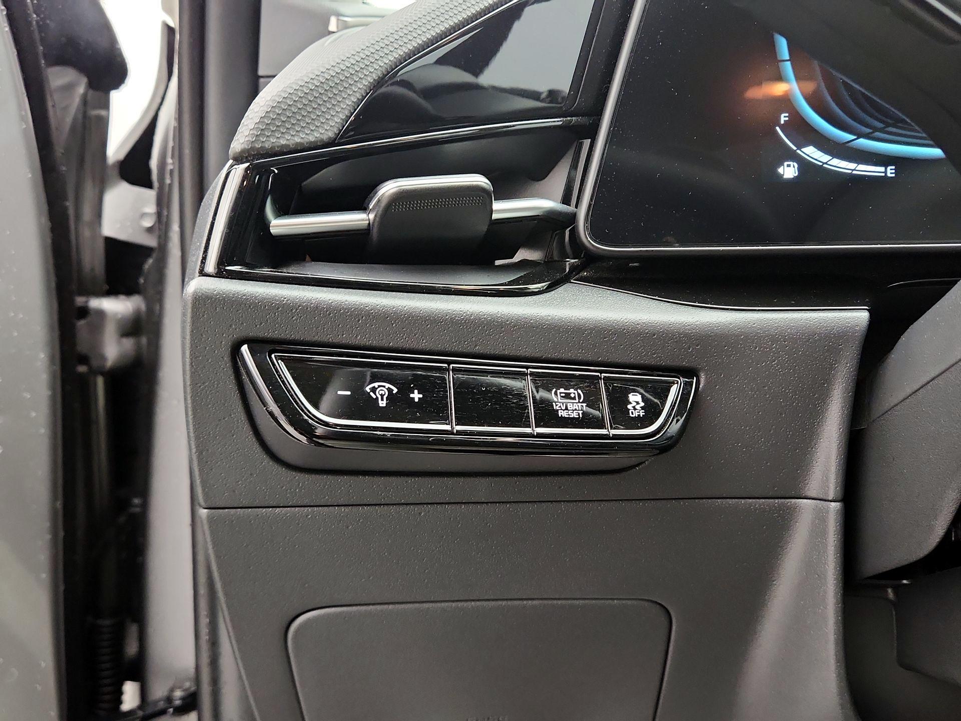 Thumbnail: 2024 Kia Niro - 13