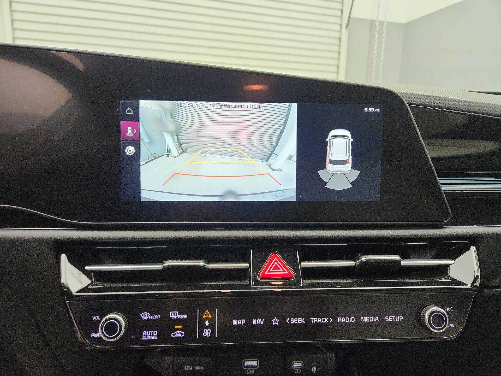 Thumbnail: 2024 Kia Niro - 15