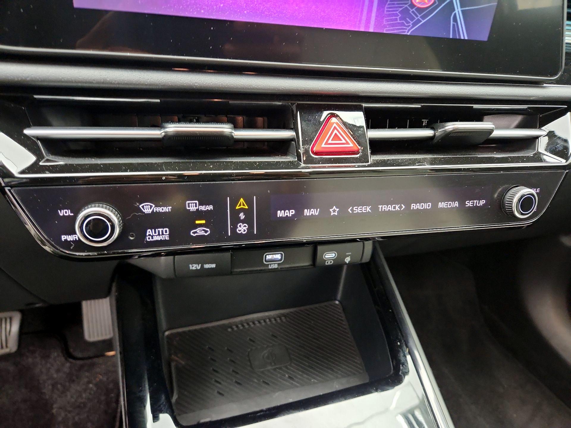 Thumbnail: 2024 Kia Niro - 17