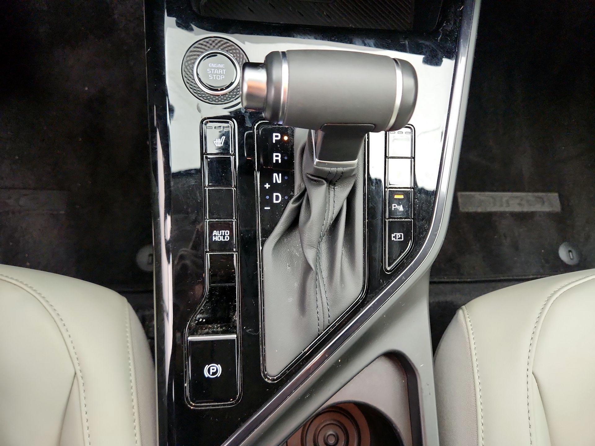 Thumbnail: 2024 Kia Niro - 18