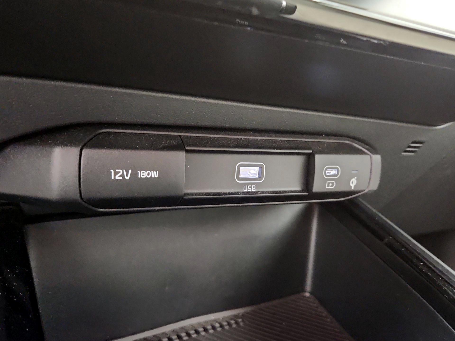 Thumbnail: 2024 Kia Niro - 19